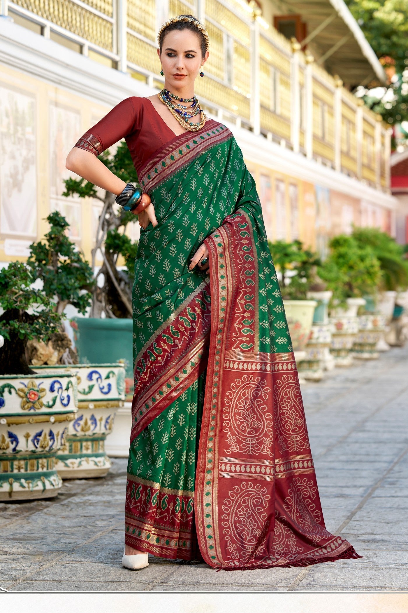 Taj Mahal Dark Green Soft Banarasi Ikkat Silk Woven Saree