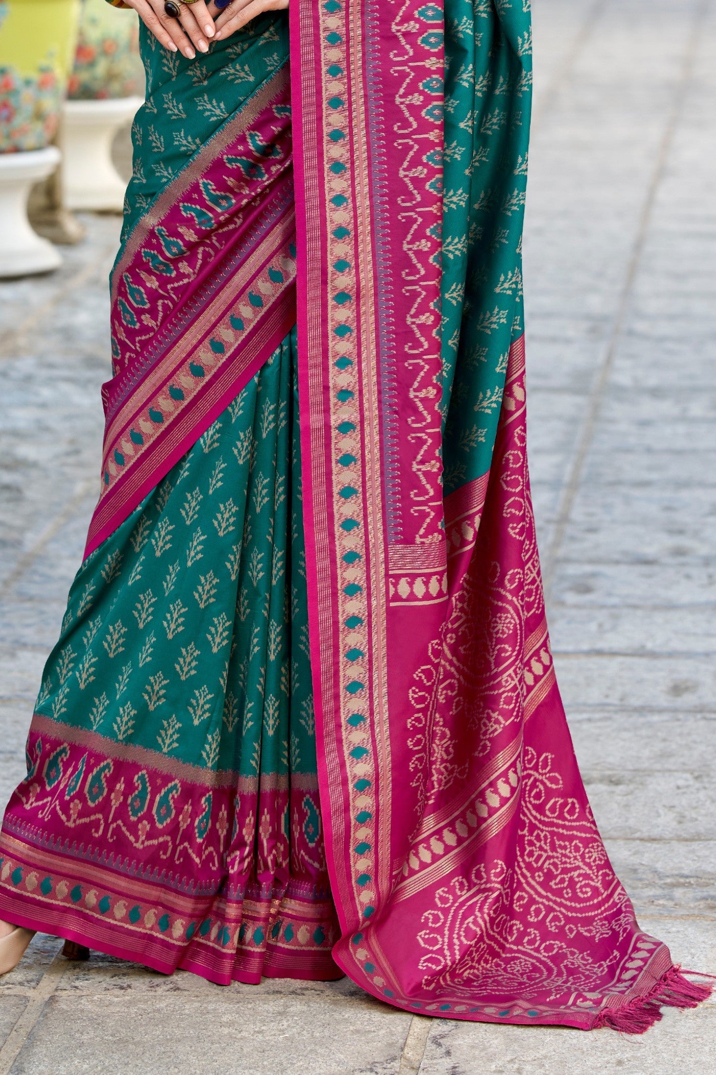 Taj Mahal Green Soft Banarasi Ikkat Silk Woven Saree