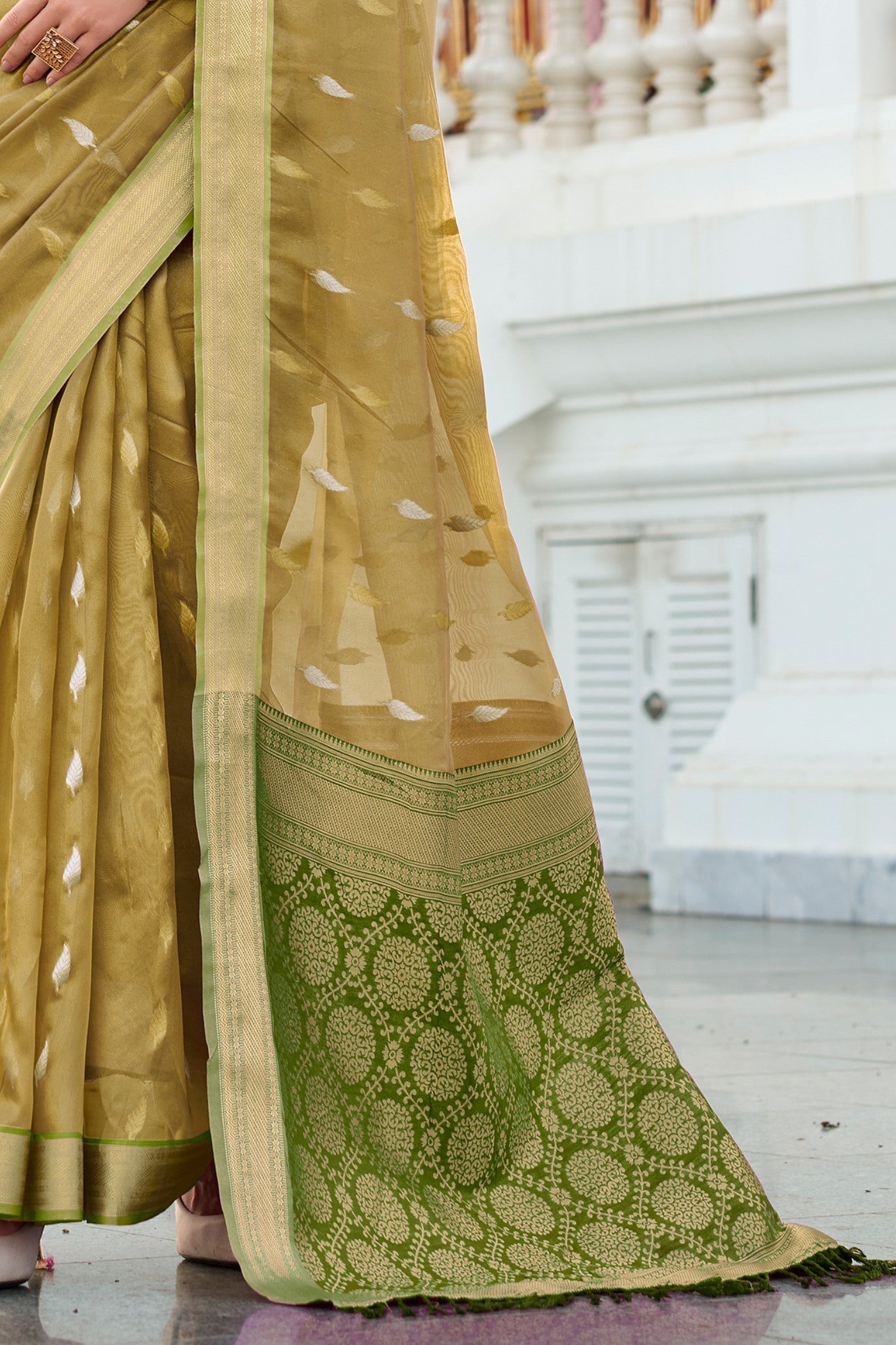 Royal Green Tissues Silk Zari Booti Woven Saree
