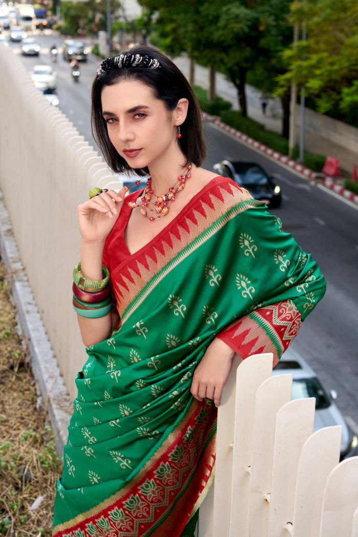 Qutub Minar Dark Green Pure Soft Banarasi Silk Ikkat Weaving Saree