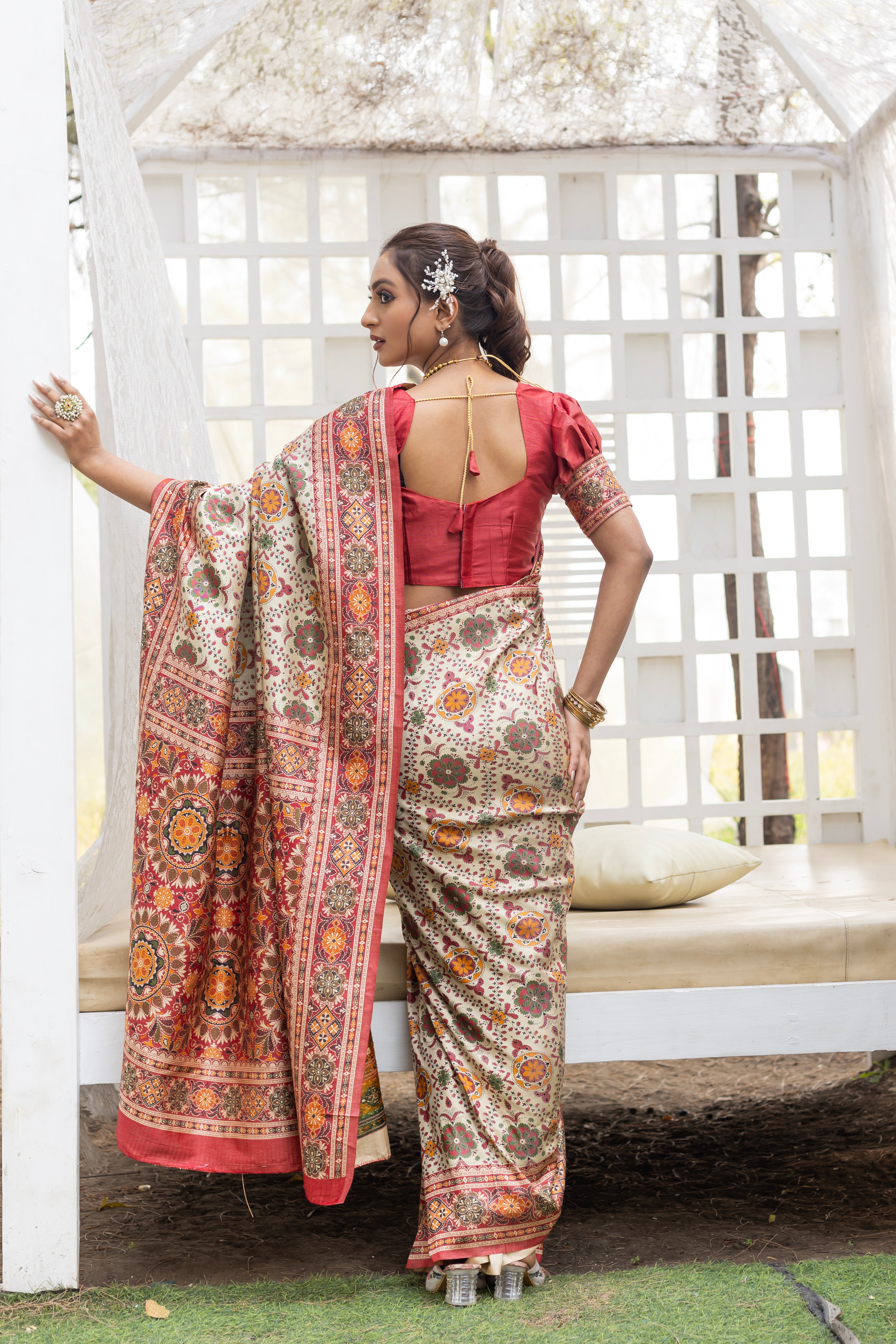 Golden Sand Weaving Patola Silk Saree