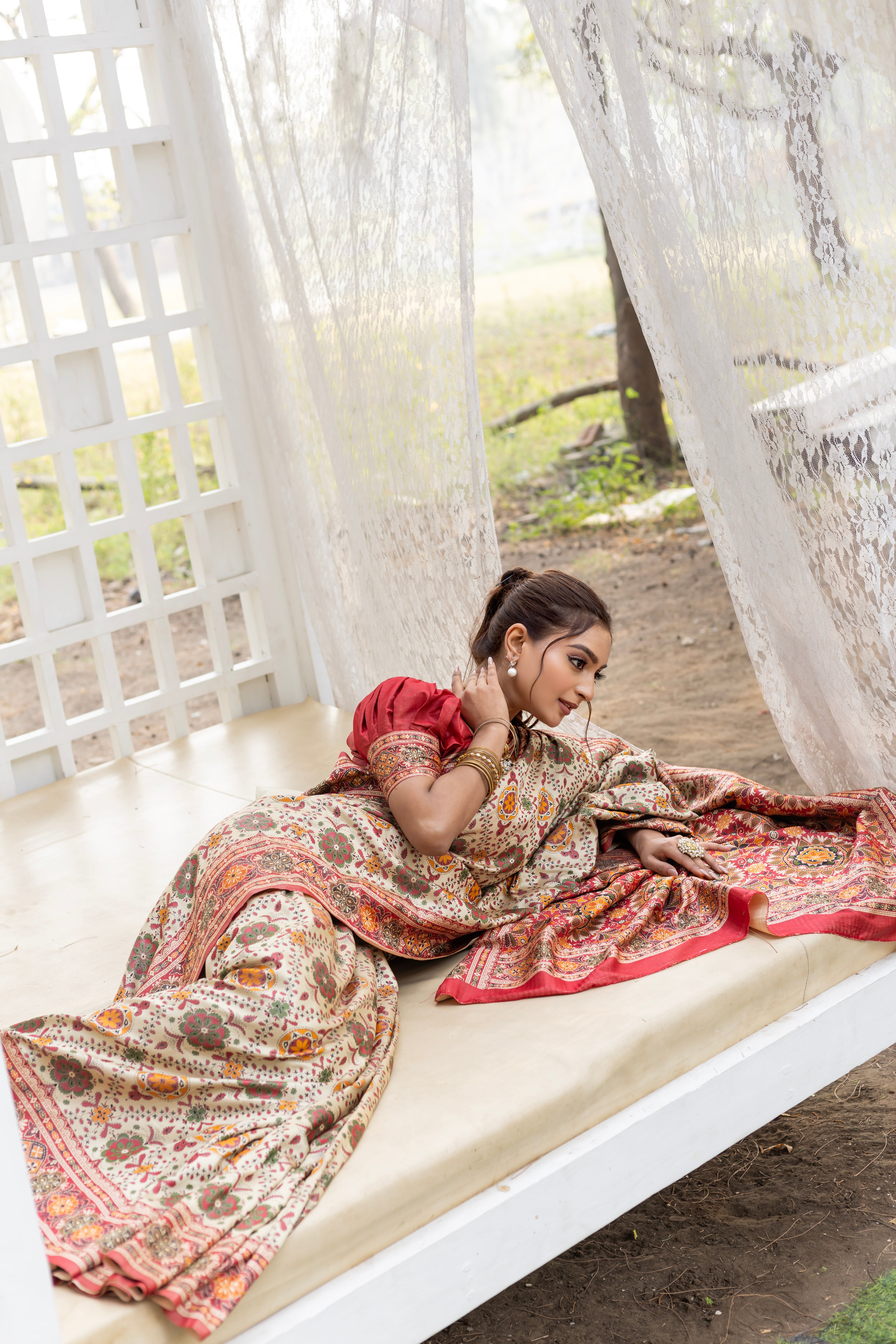 Golden Sand Weaving Patola Silk Saree