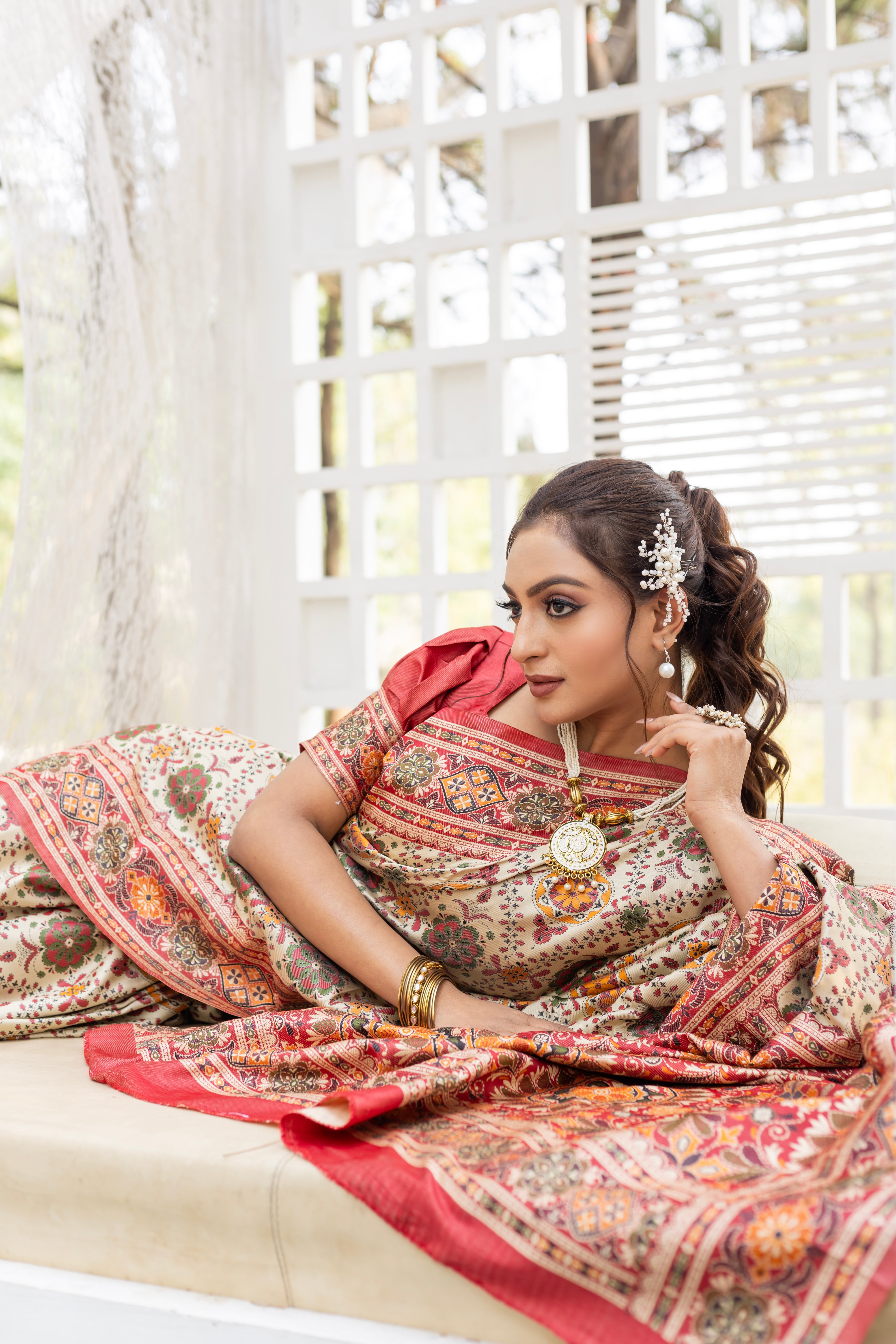 Golden Sand Weaving Patola Silk Saree