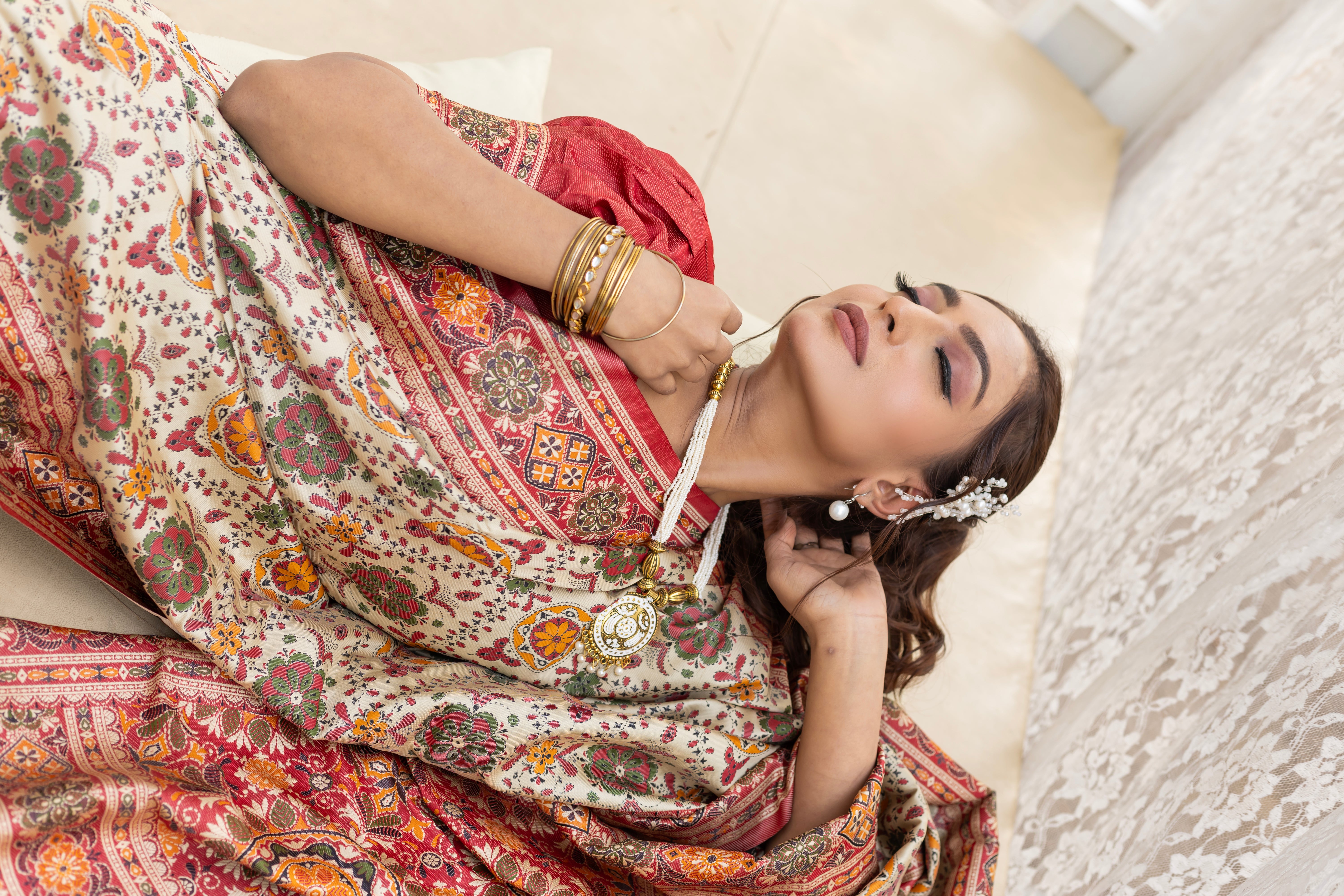 Golden Sand Weaving Patola Silk Saree