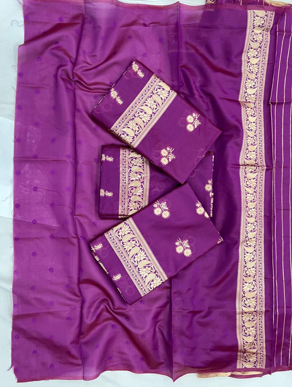 Enchanting Violet Soft Lichi Silk Weaving Saree