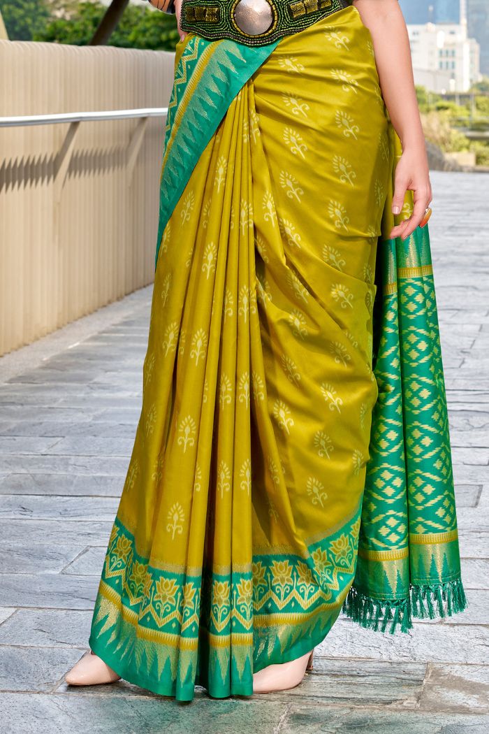 Qutub Minar Green Pure Soft Banarasi Silk Ikkat Weaving Saree