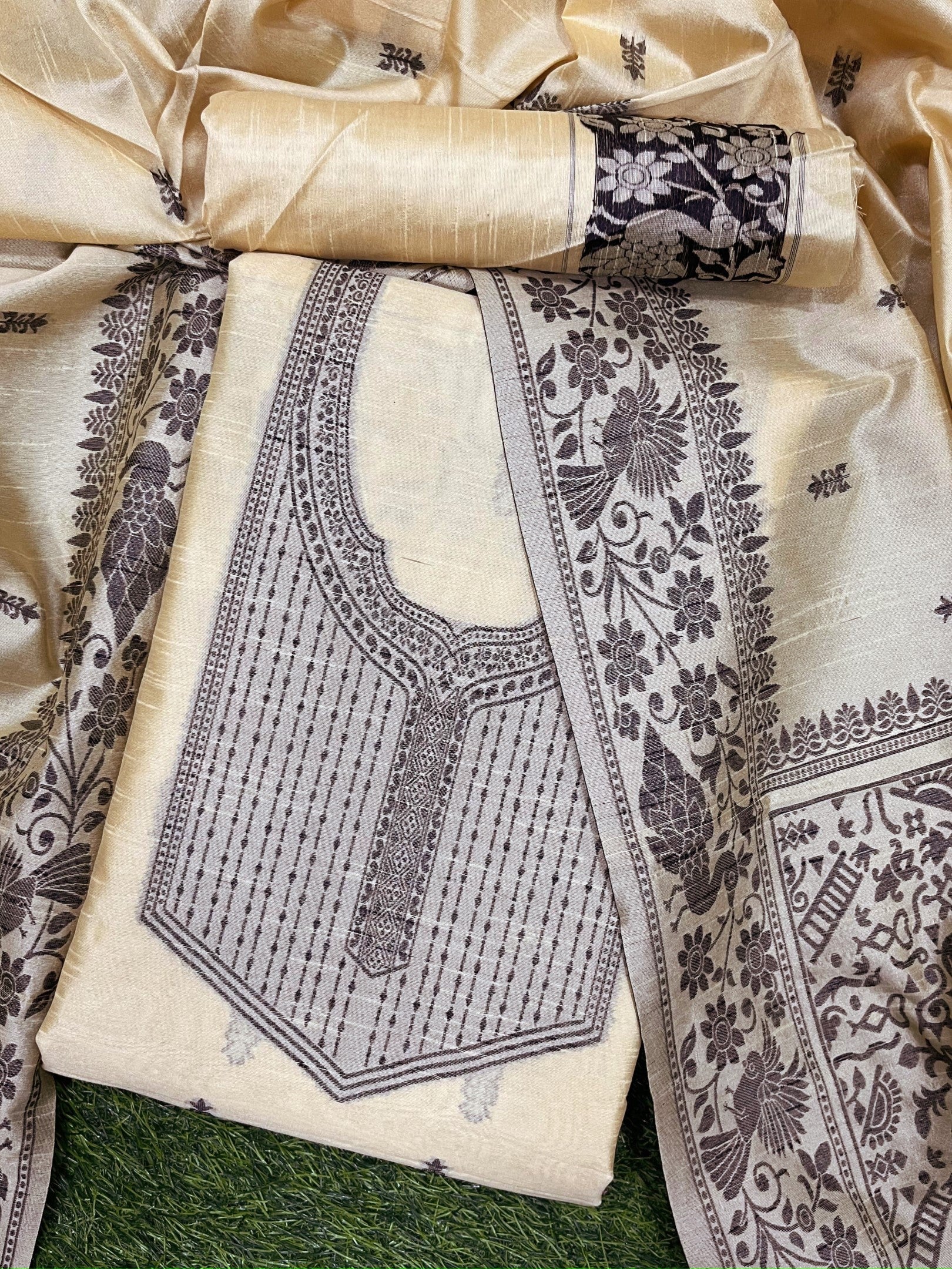 Cream Handloom Raw Silk Warli Work Unstitched 3pis Dress Material