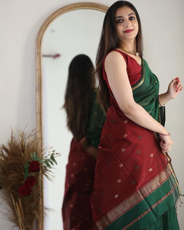 Fairytale Moss GreenCotton Silk Weaving Saree