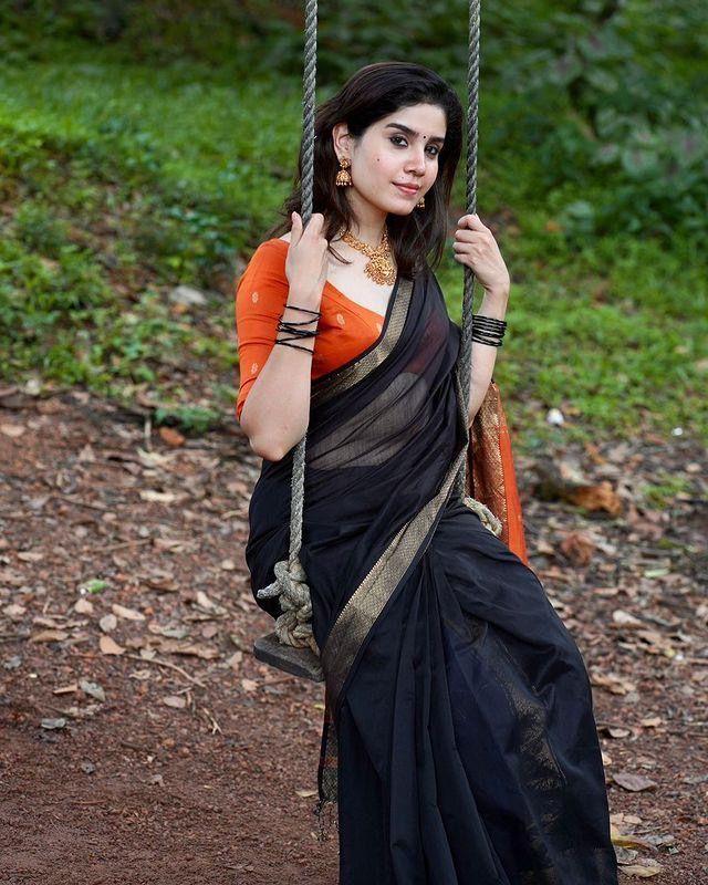 Assemblage Black Soft Silk Weaving Saree