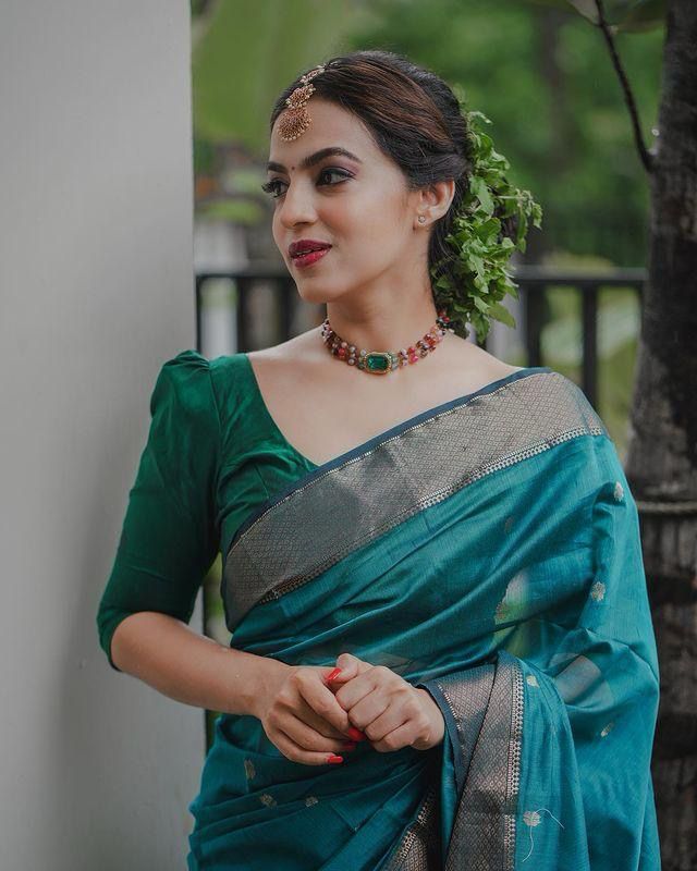 Gorgeous Rama Soft Silk Weaving Saree