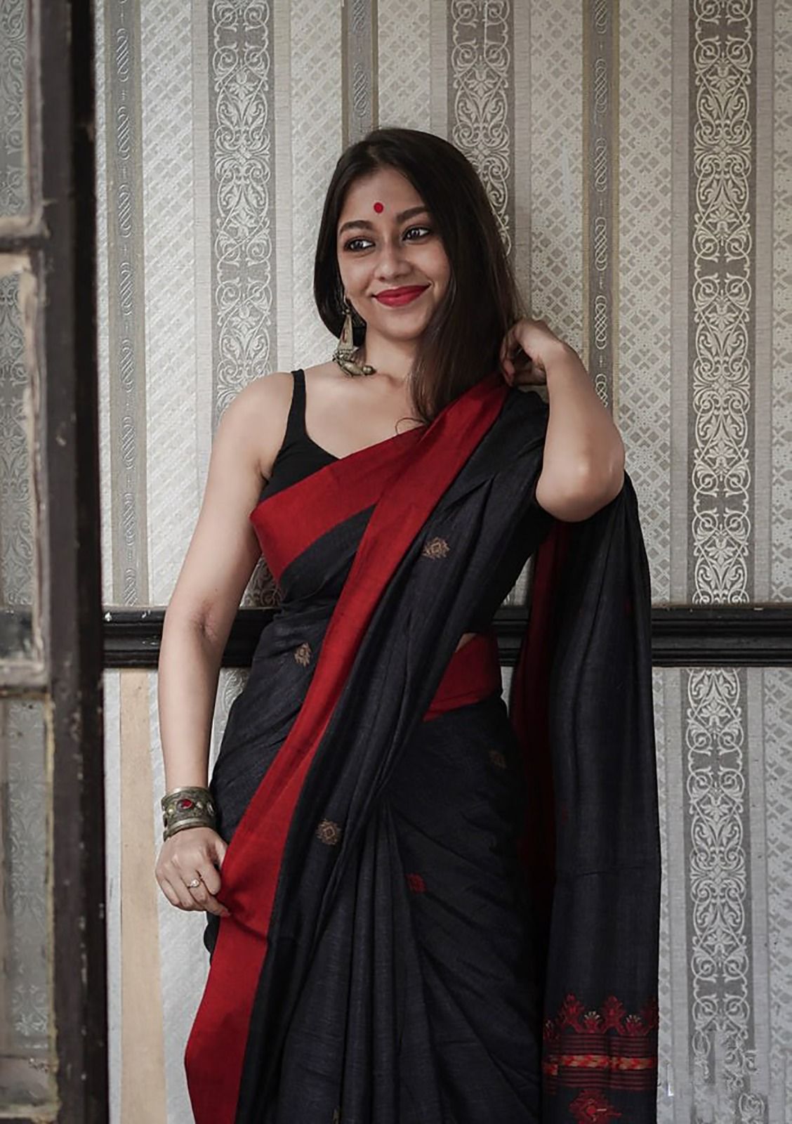 Ointment Black Cotton Silk Weaving Saree