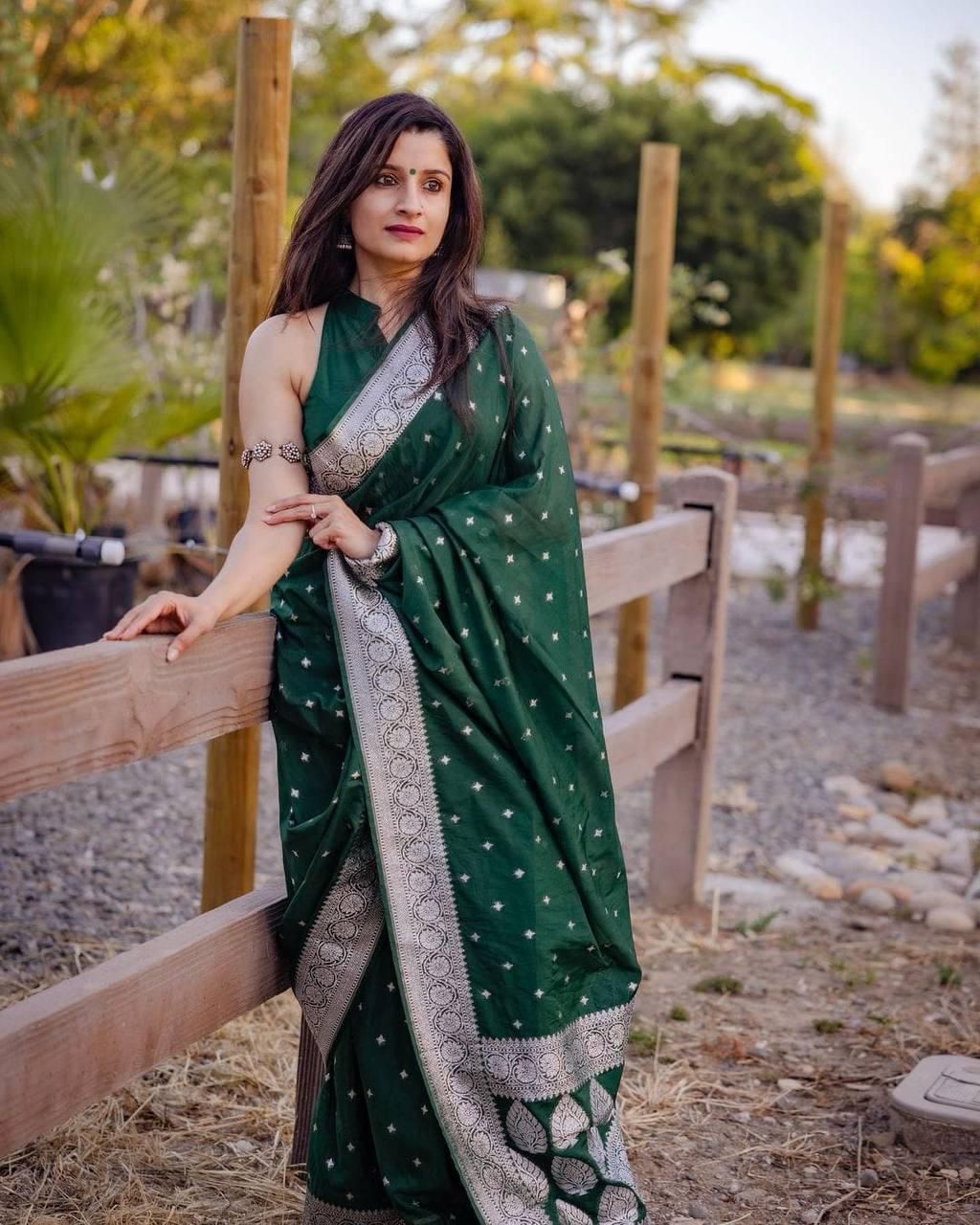 Exquisite Green Cotton Silk Weaving Saree