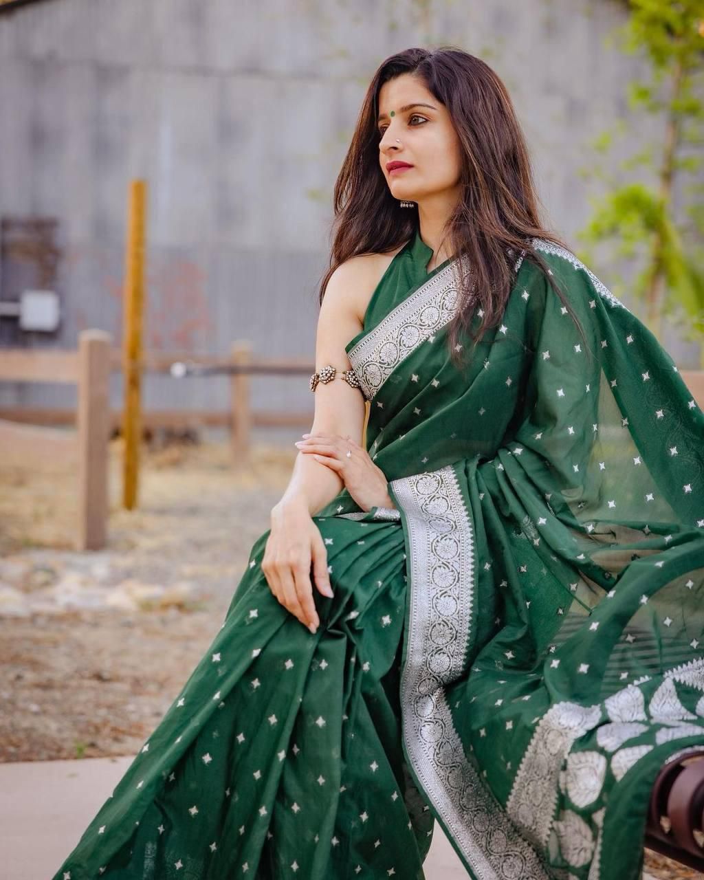 Exquisite Green Cotton Silk Weaving Saree