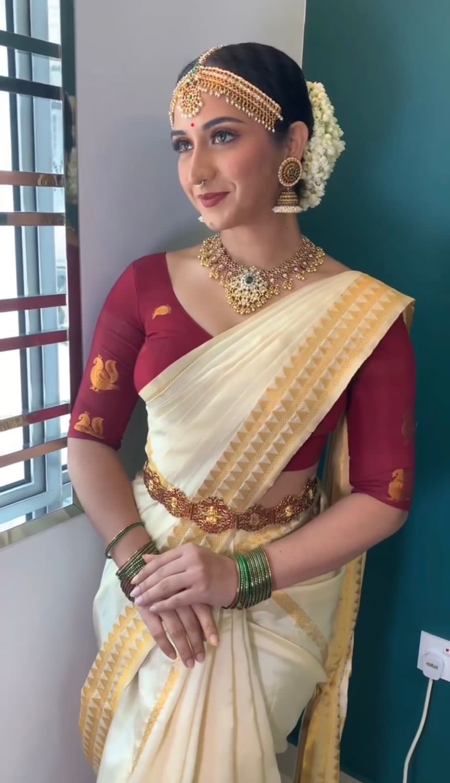 Unguent Off White Soft Silk Weaving Saree