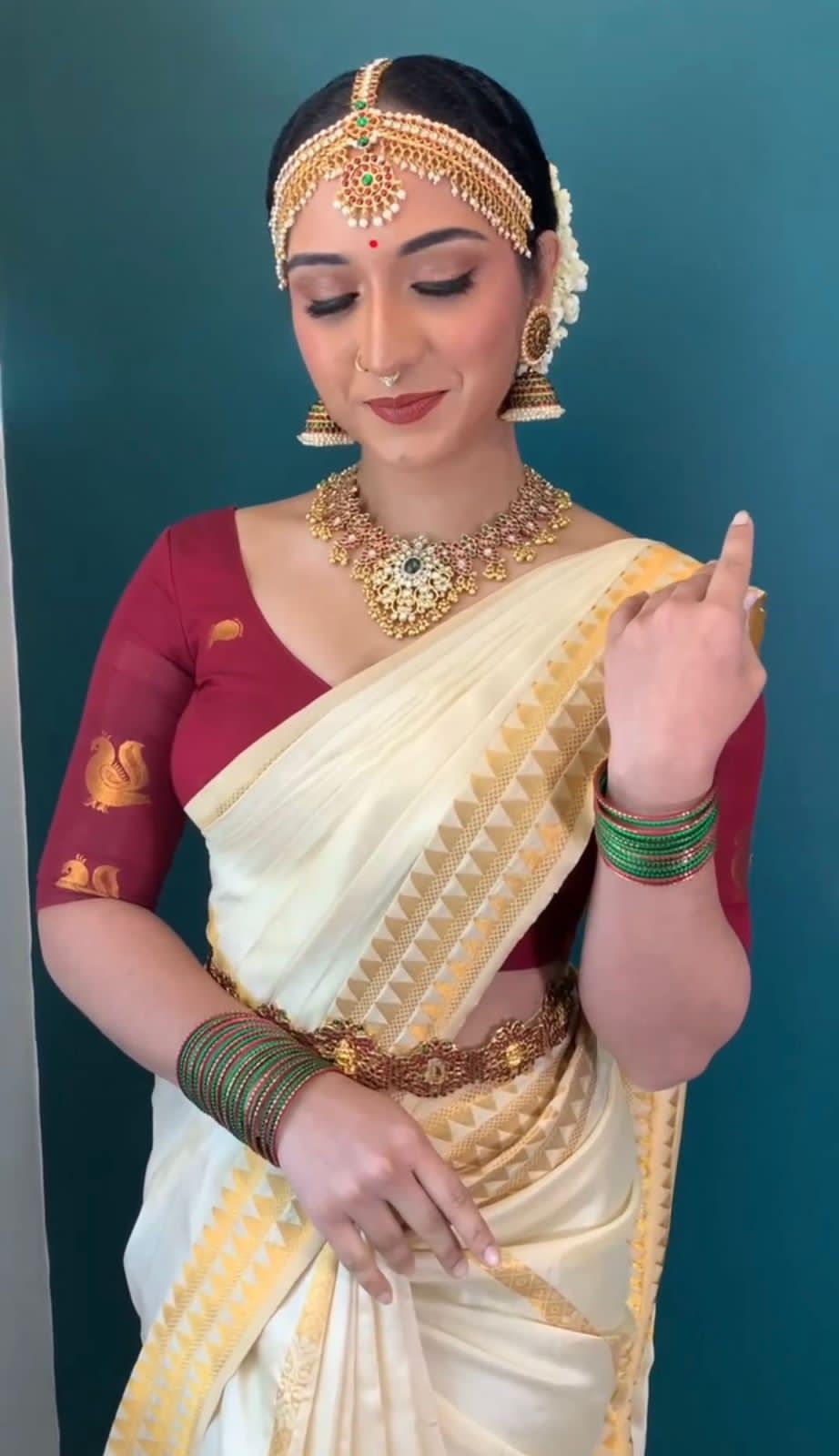 Unguent Off White Soft Silk Weaving Saree