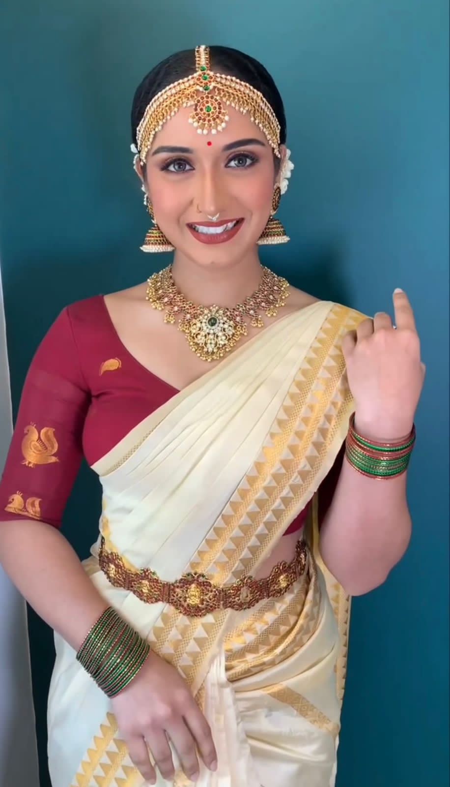 Unguent Off White Soft Silk Weaving Saree