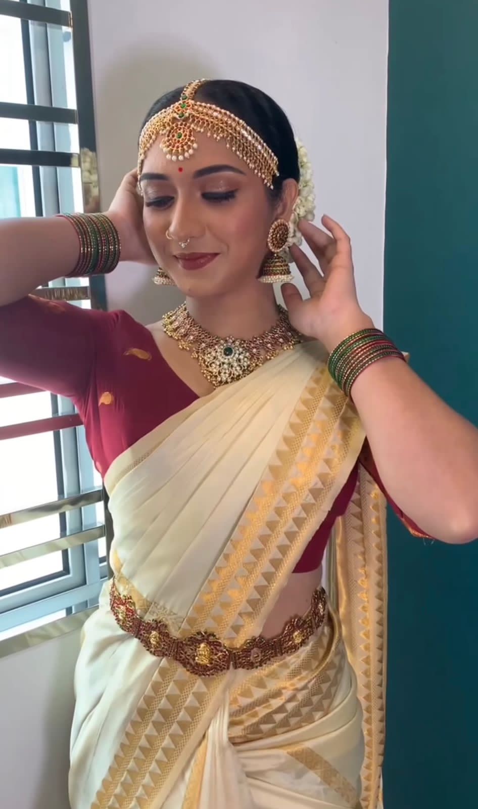 Unguent Off White Soft Silk Weaving Saree