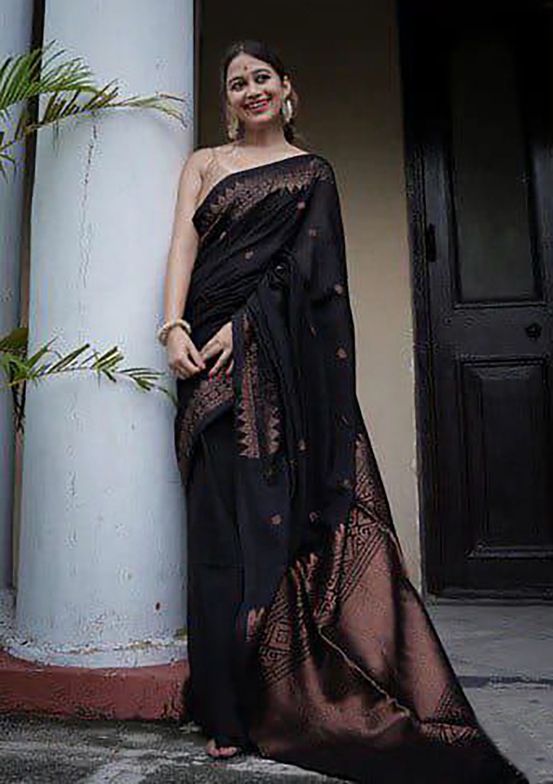 Incredible Black Soft Silk Weaving Saree
