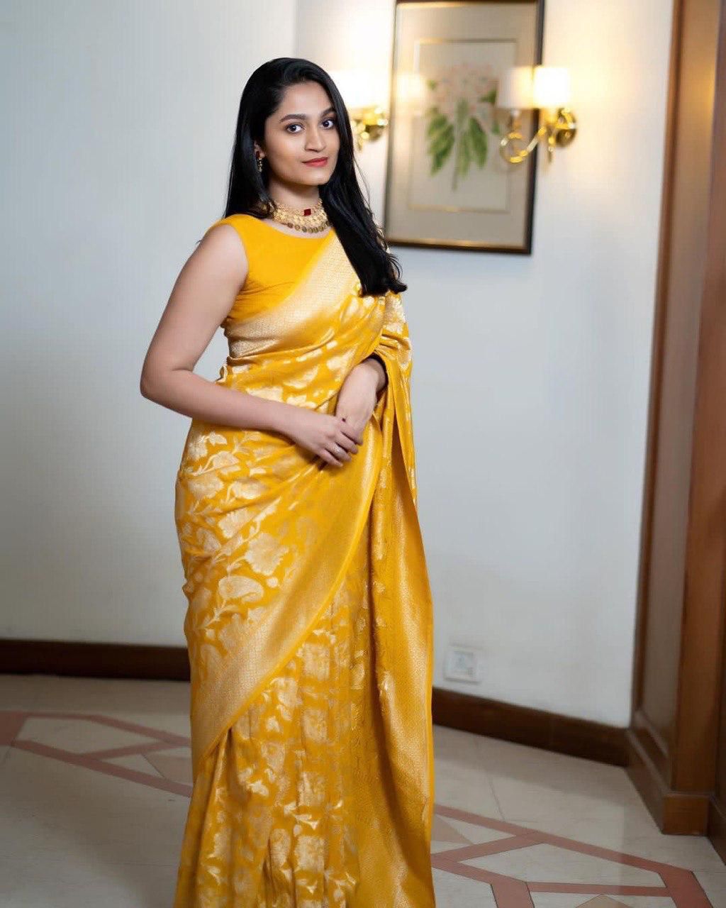 Parchment Yellow Soft Silk Weaving Saree
