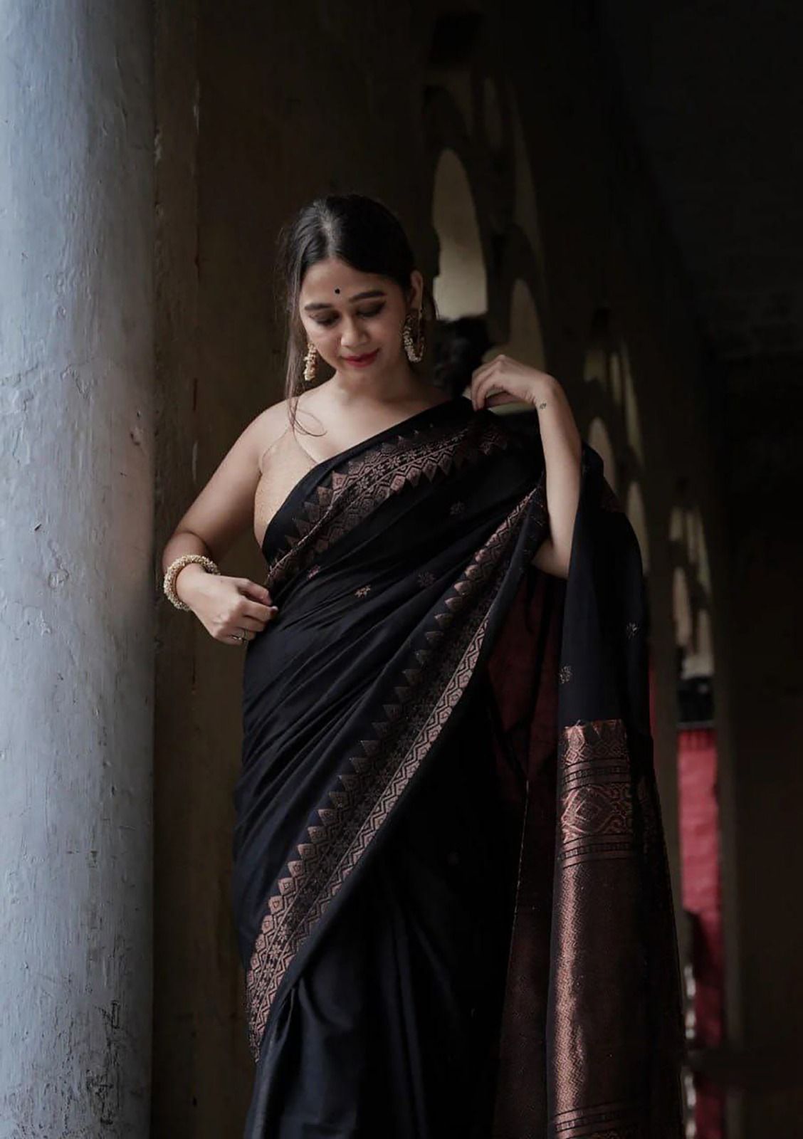 Incredible Black Soft Silk Weaving Saree