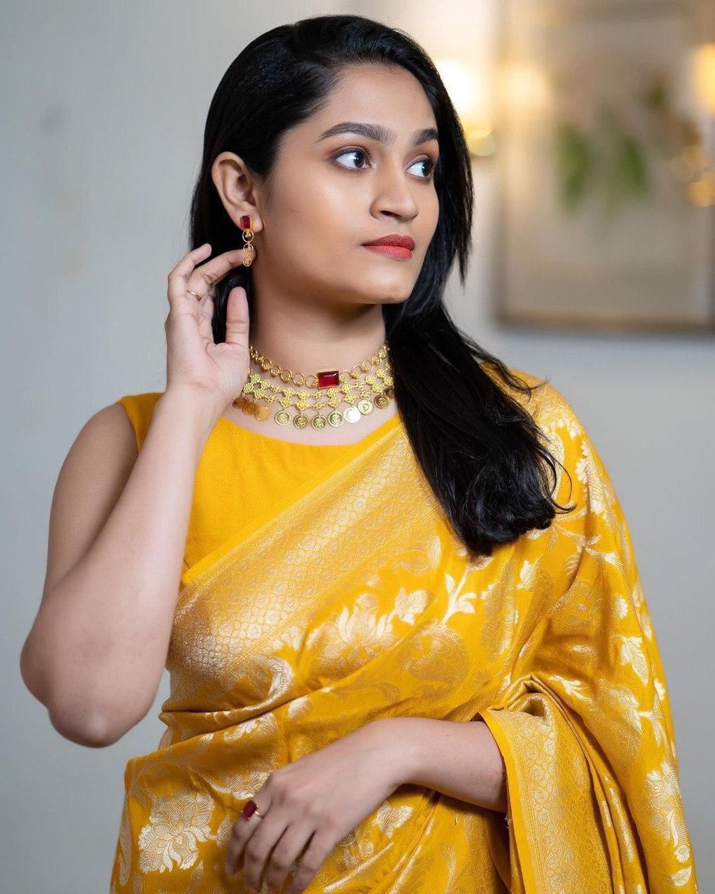 Parchment Yellow Soft Silk Weaving Saree