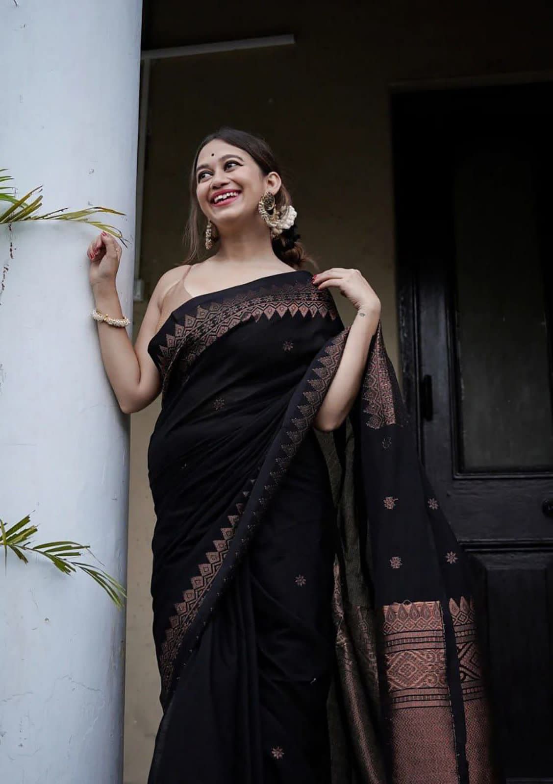 Incredible Black Soft Silk Weaving Saree