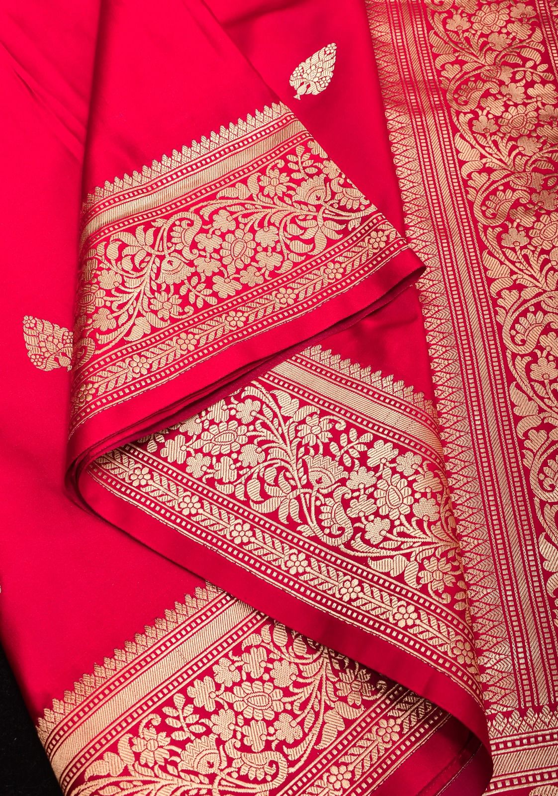 Brilliant Hot Pink Soft Silk Weaving Saree