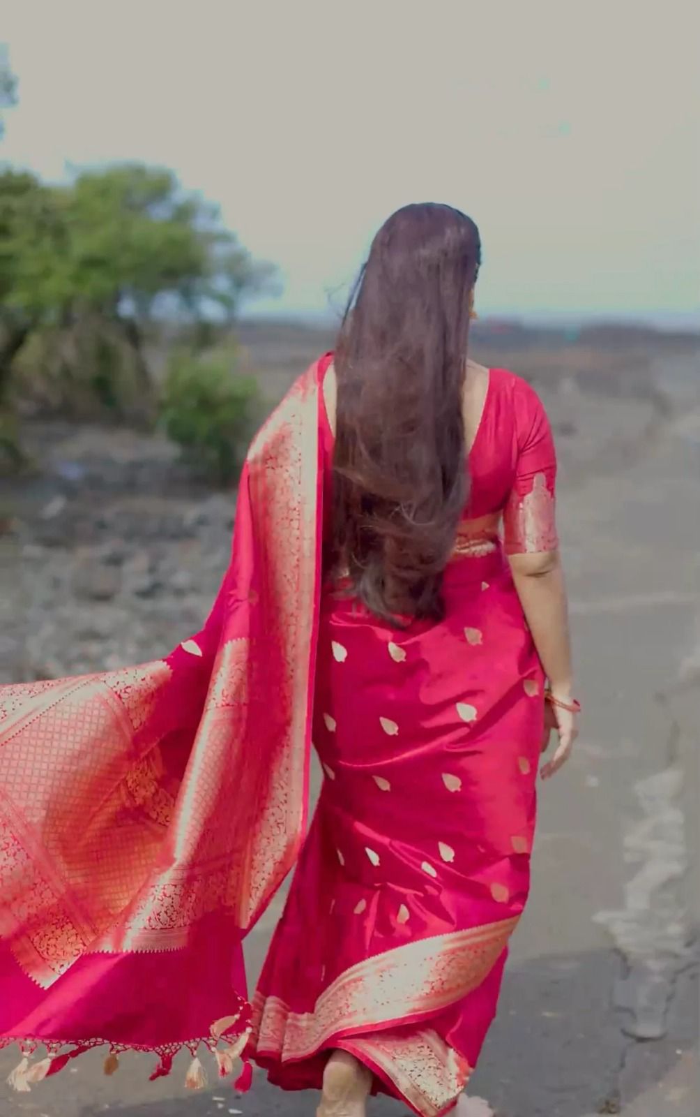 Brilliant Hot Pink Soft Silk Weaving Saree