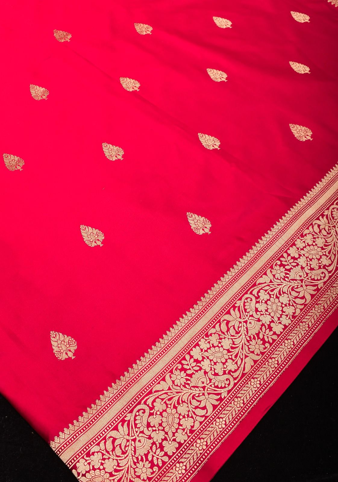 Brilliant Hot Pink Soft Silk Weaving Saree