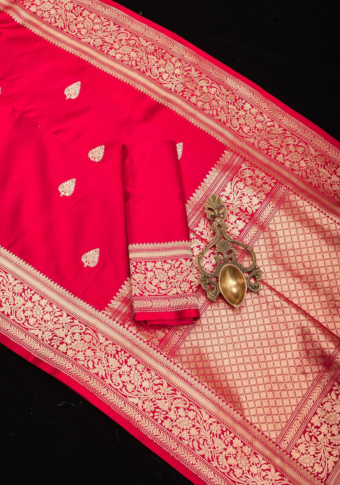 Brilliant Hot Pink Soft Silk Weaving Saree