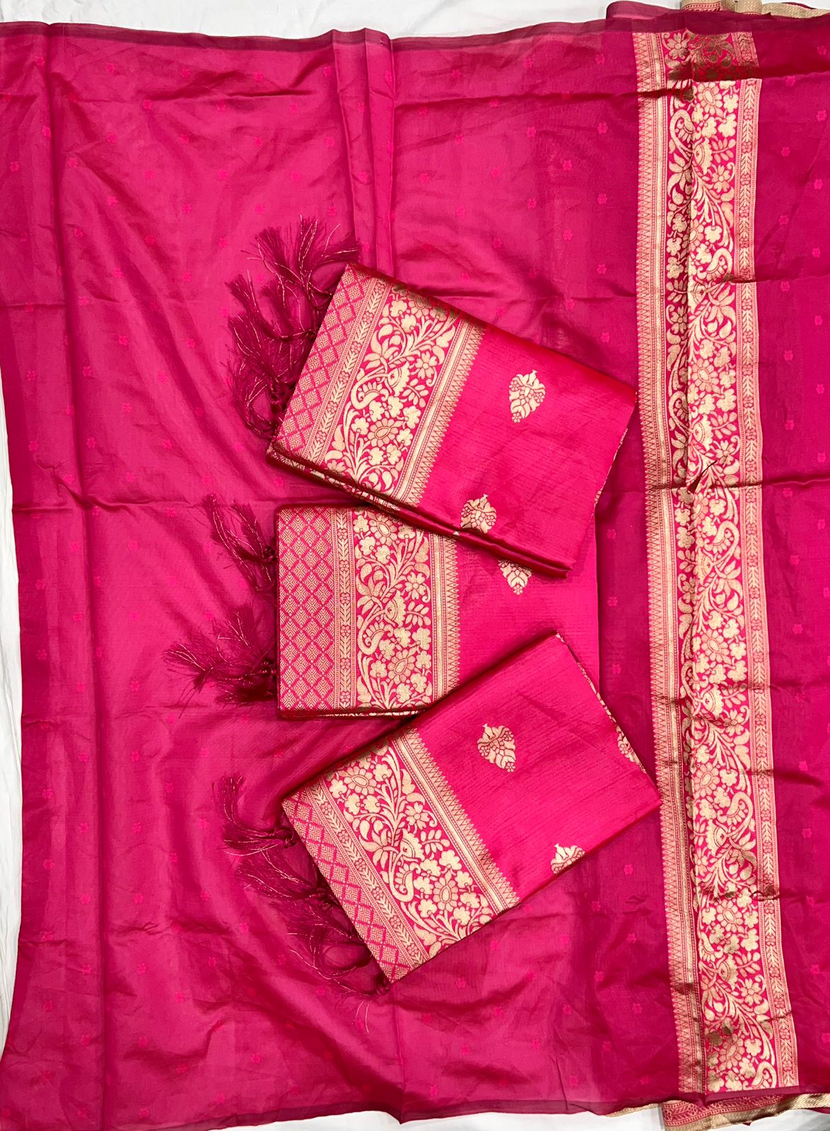 Brilliant Hot Pink Soft Silk Weaving Saree