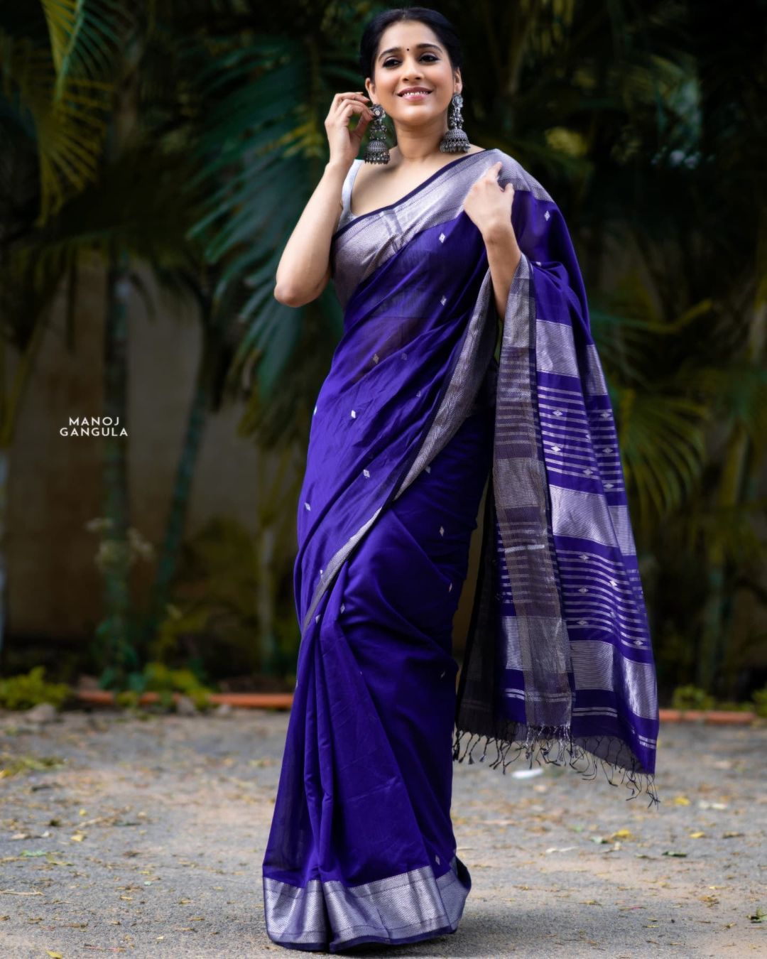 Peerless Royal Blue Soft Silk Weaving Saree