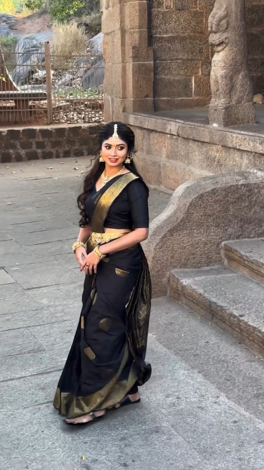 Extraordinary Black Soft Silk Weaving Saree