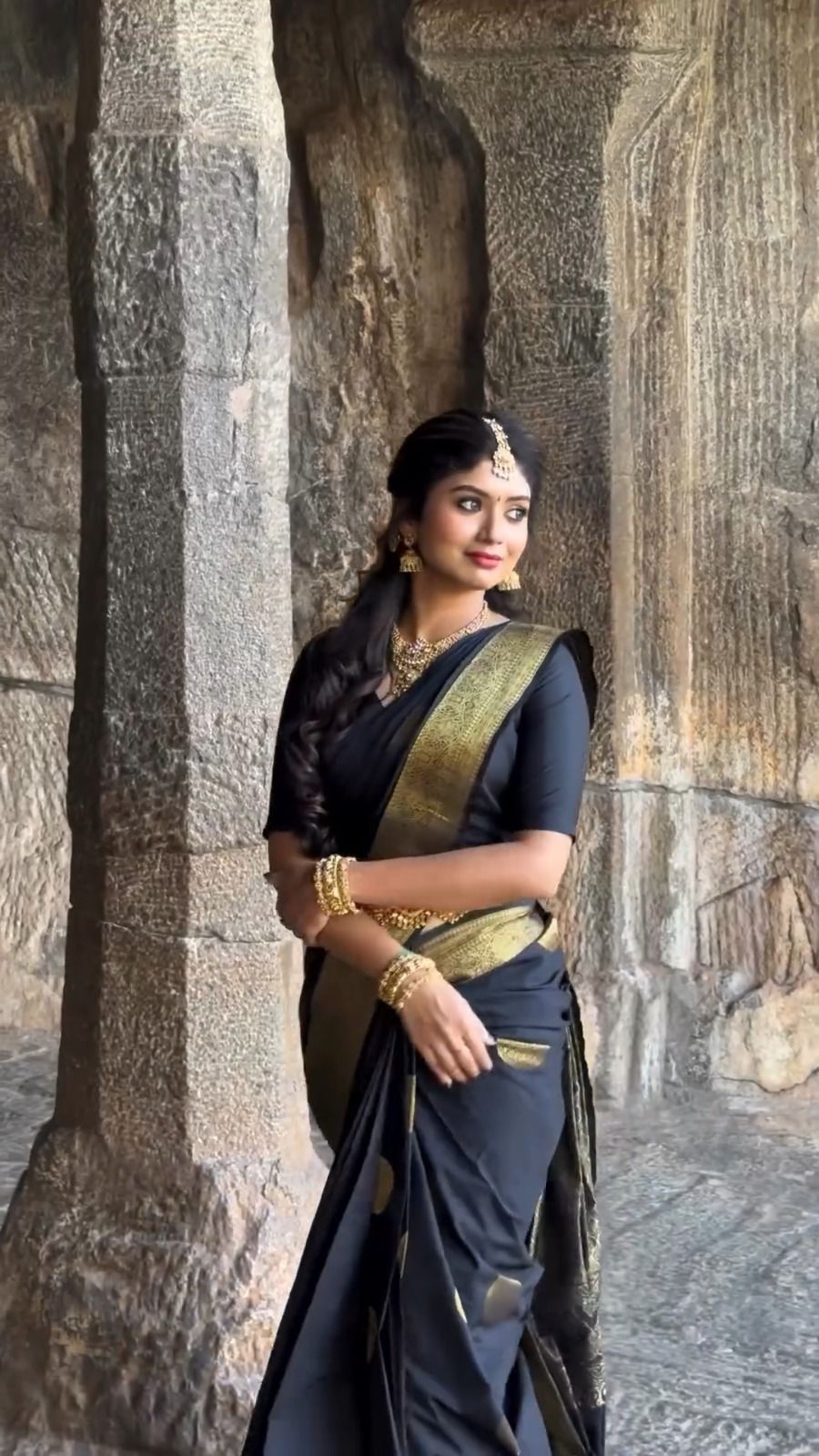 Extraordinary Black Soft Silk Weaving Saree