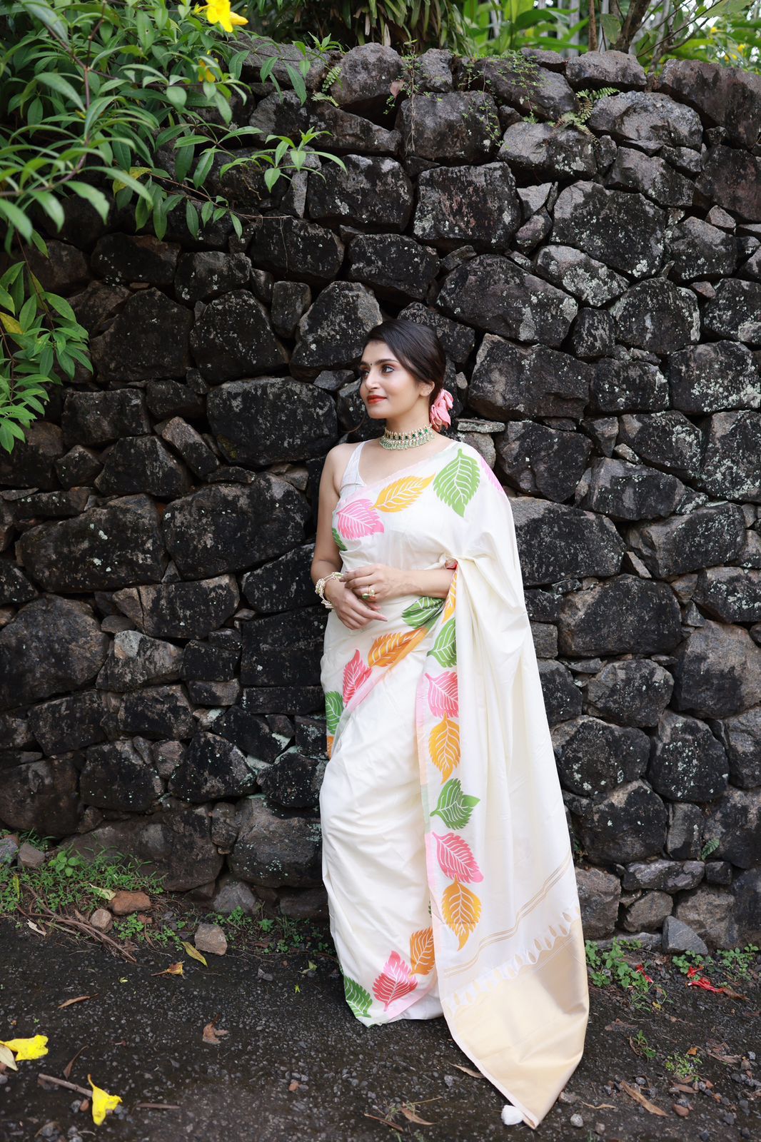 Fabulous Off White Soft Silk Weaving Saree