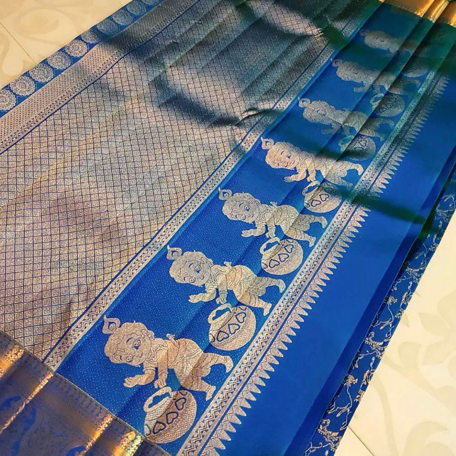 Dazzling Royal Blue Soft Silk Weaving Saree