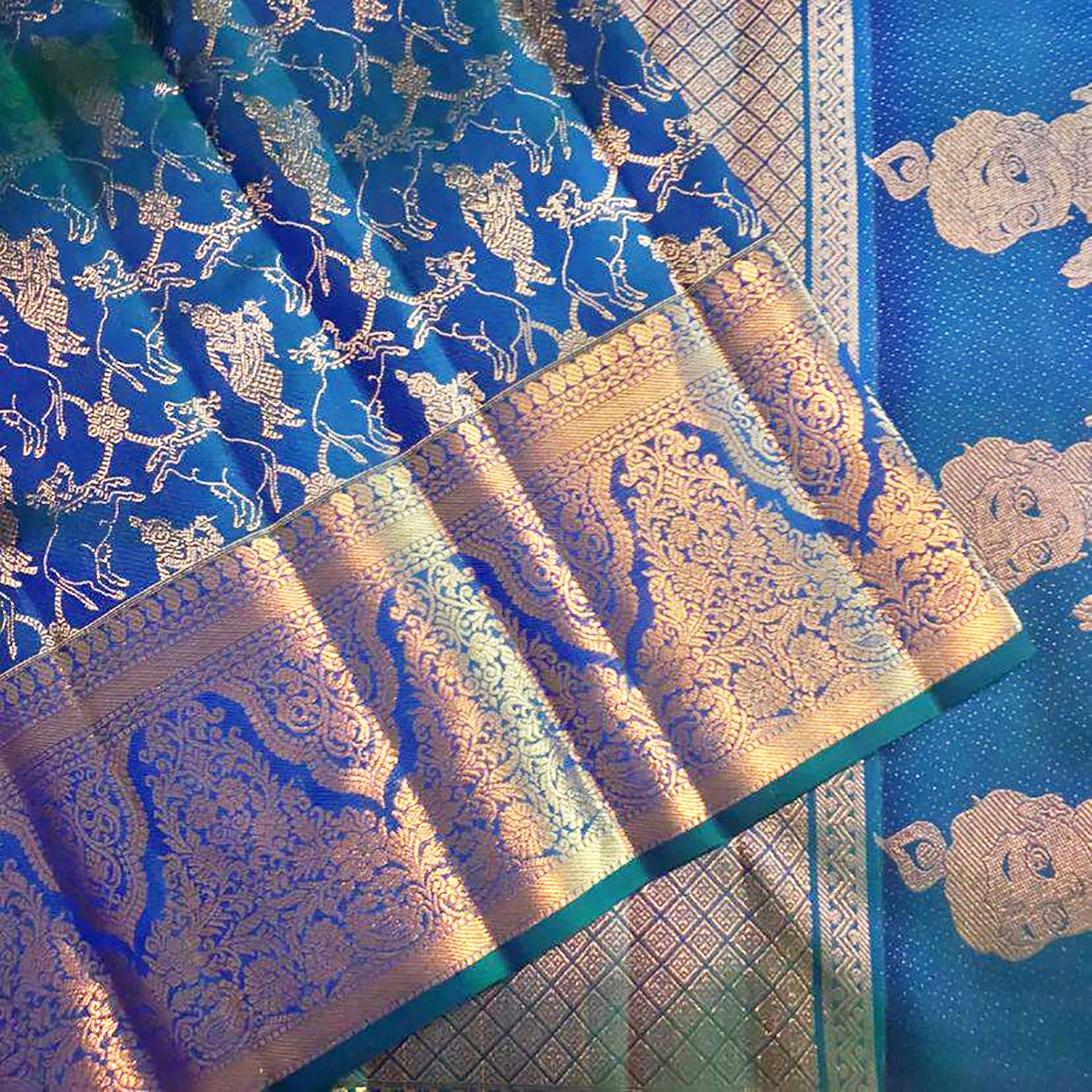 Dazzling Royal Blue Soft Silk Weaving Saree