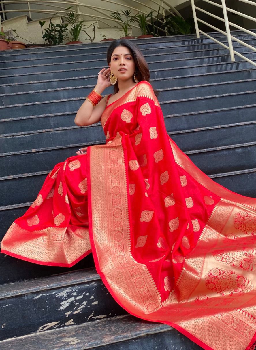 Unique Red Soft Silk Weaving Saree