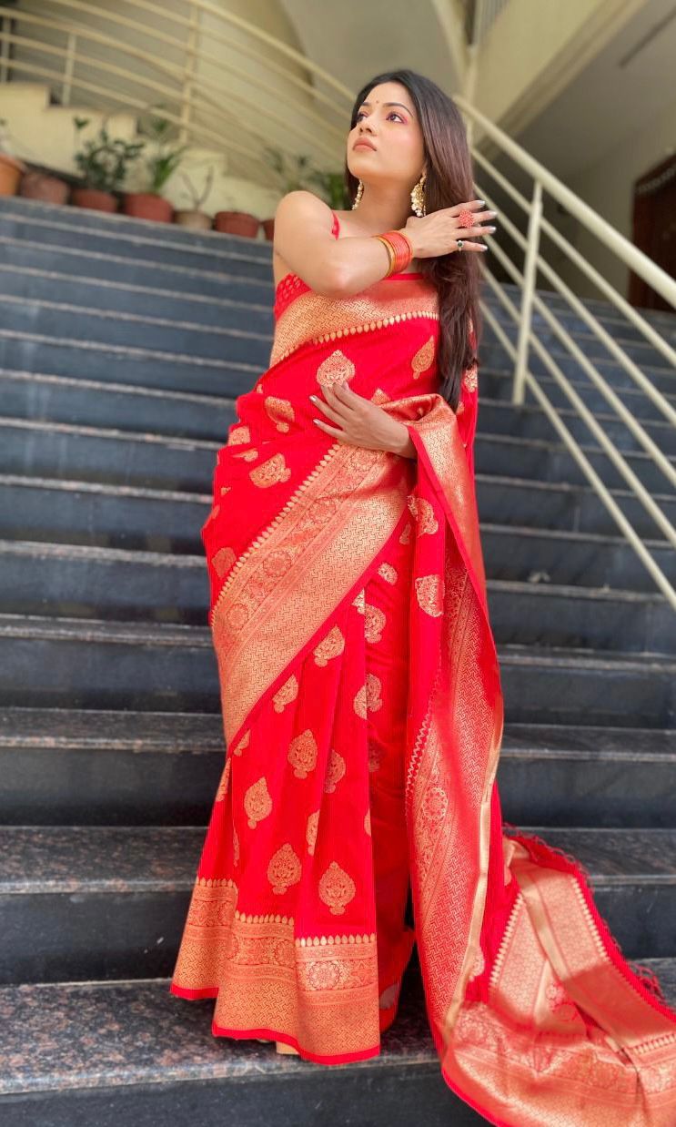 Unique Red Soft Silk Weaving Saree