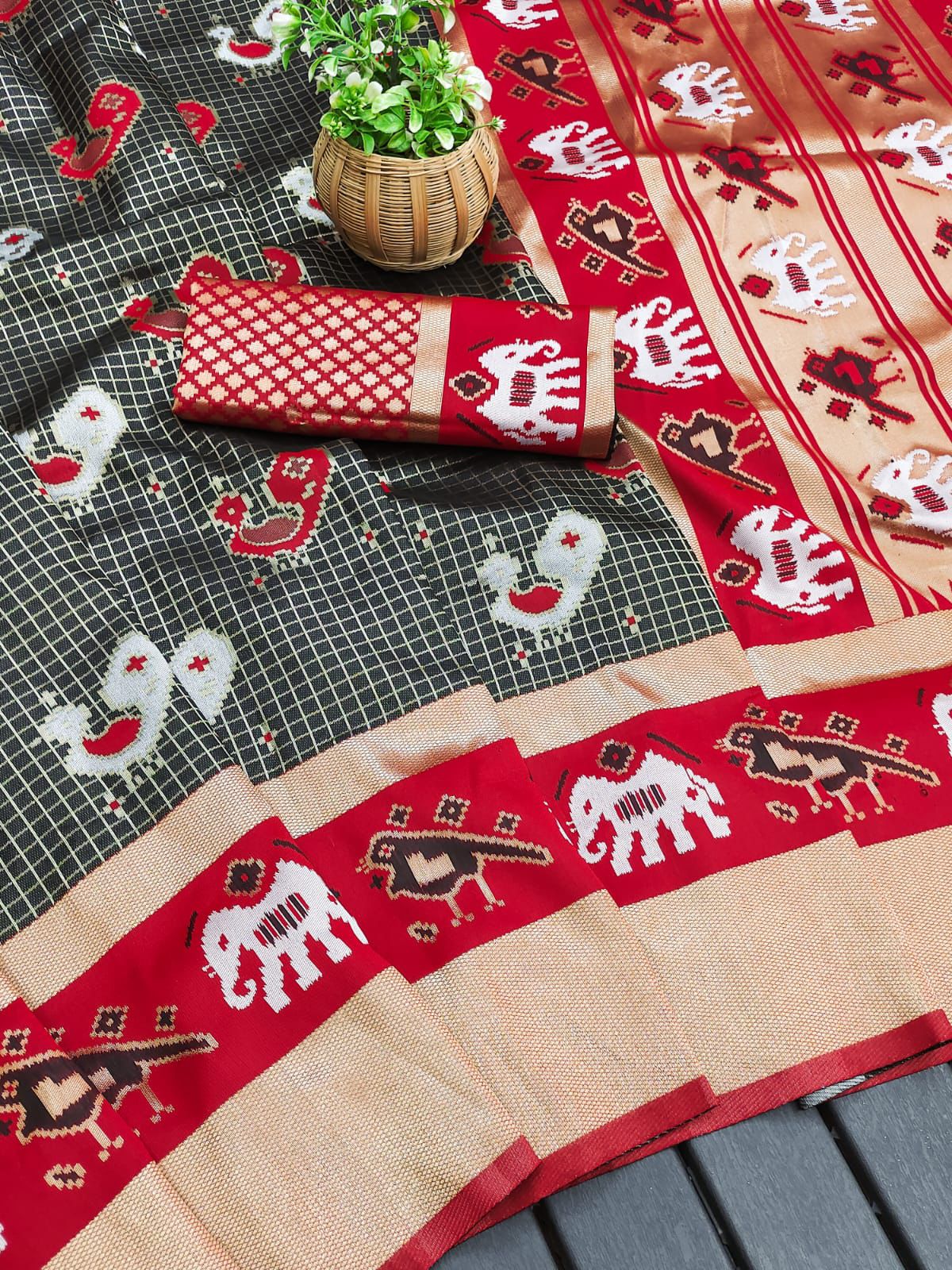Phenomenal Black and Red Soft Silk Weaving Saree