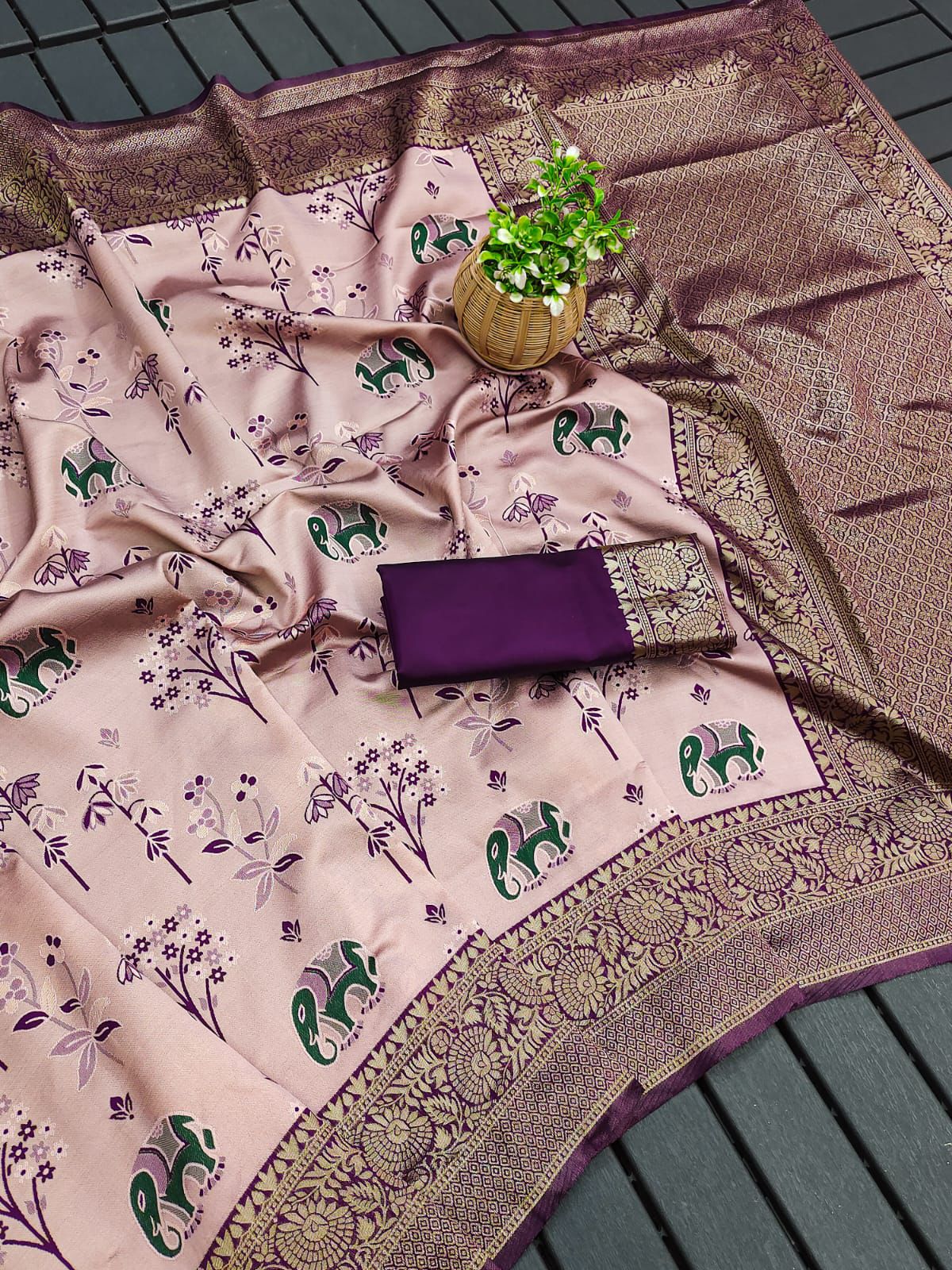 Innovative Lavender Soft Silk Weaving Saree