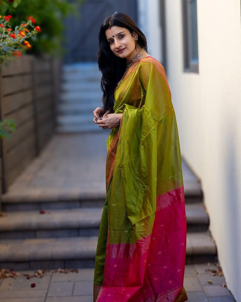 Radiant Green Soft Silk Weaving Saree