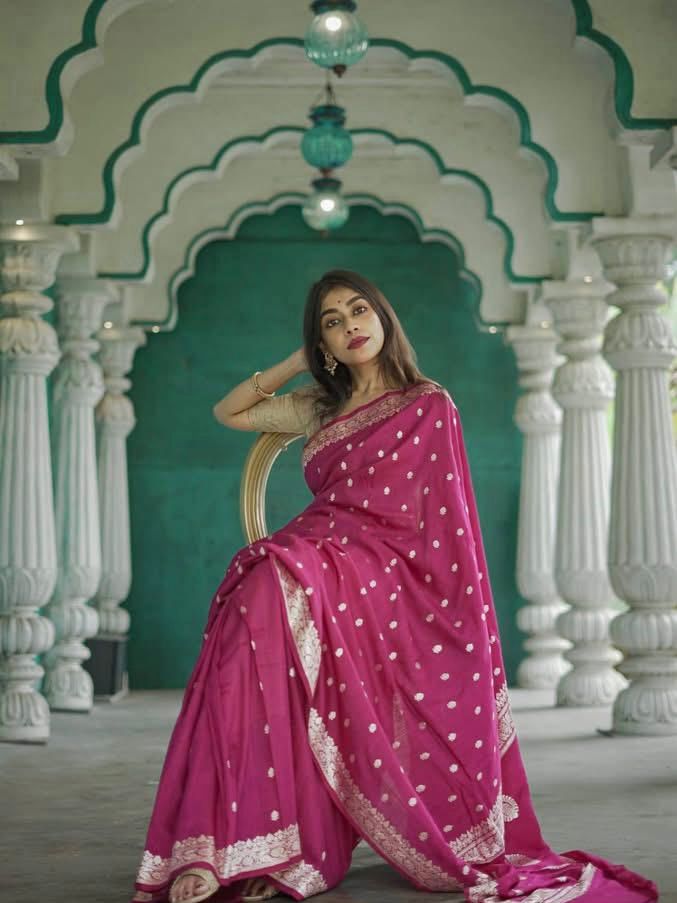 Vivacious Dark Pink Linen Silk Weaving Saree