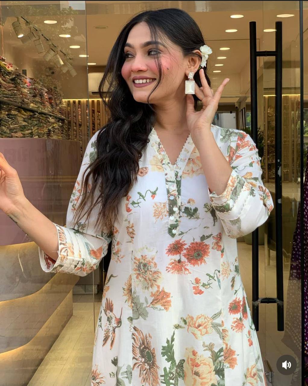 Blooming Off White Mul Cotten Flower Printed Suit Set