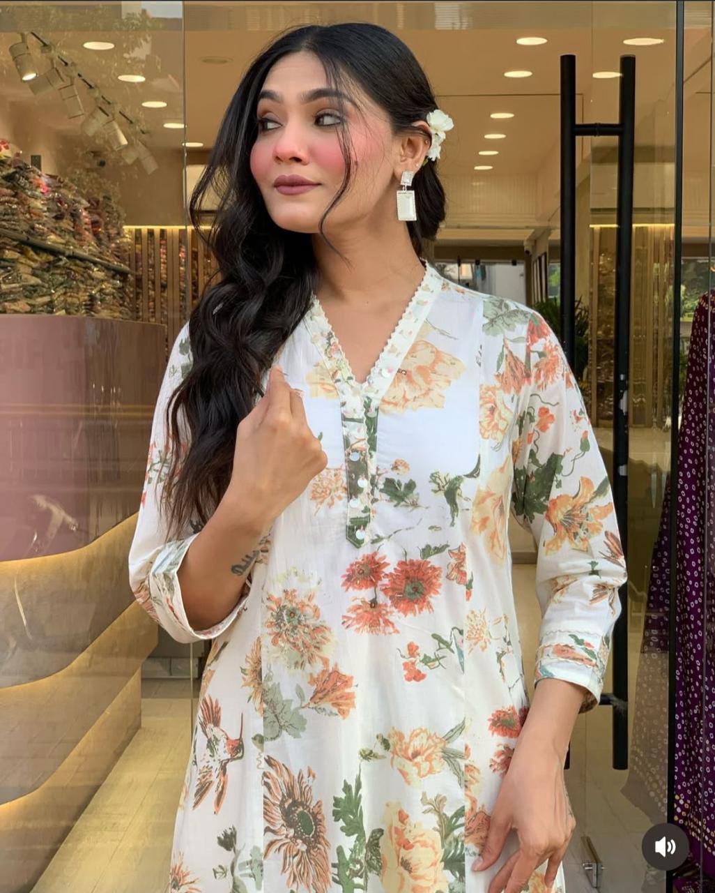 Blooming Off White Mul Cotten Flower Printed Suit Set