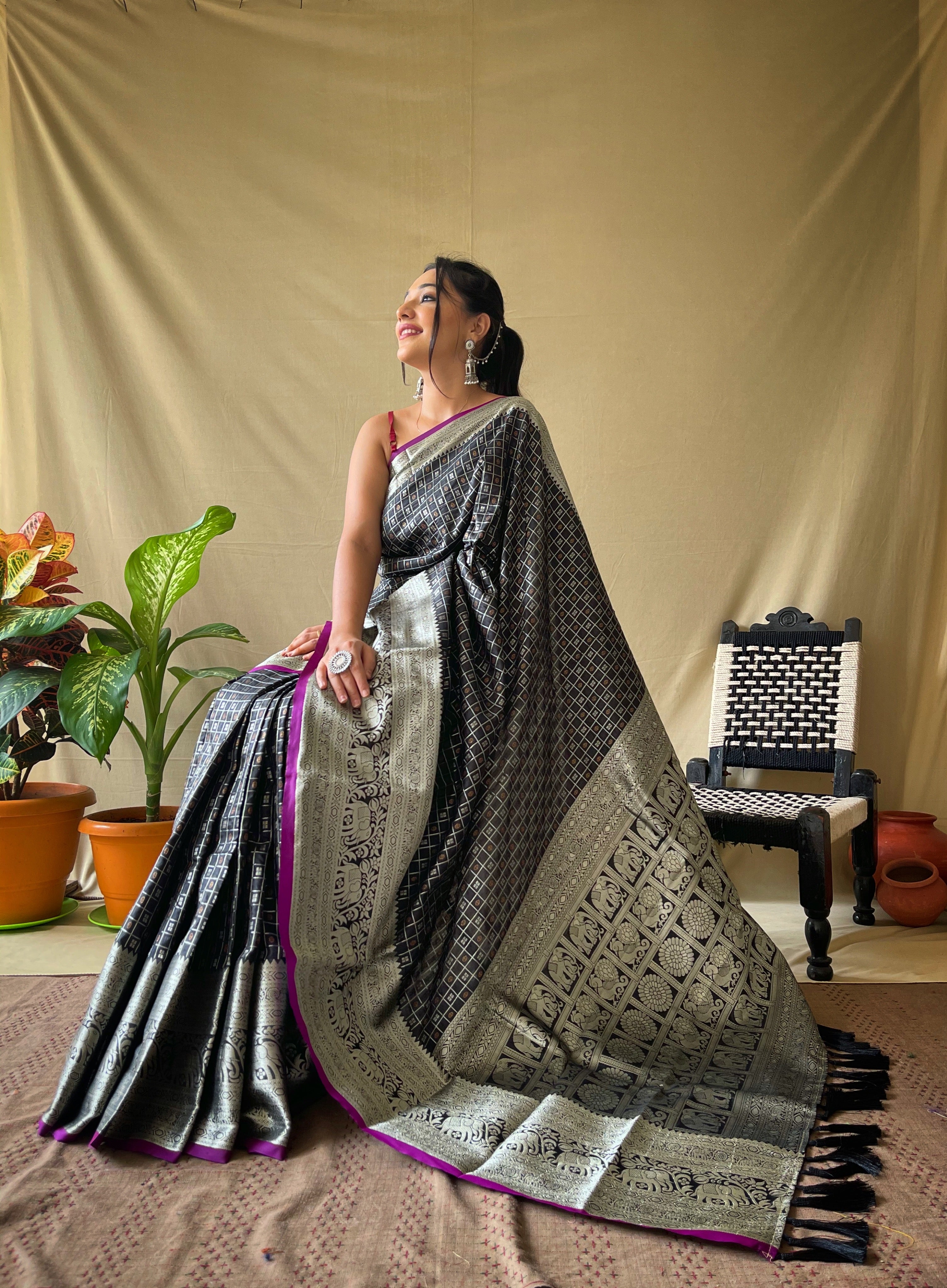 Obsidian Banarasi Silk Zari Weaving Saree