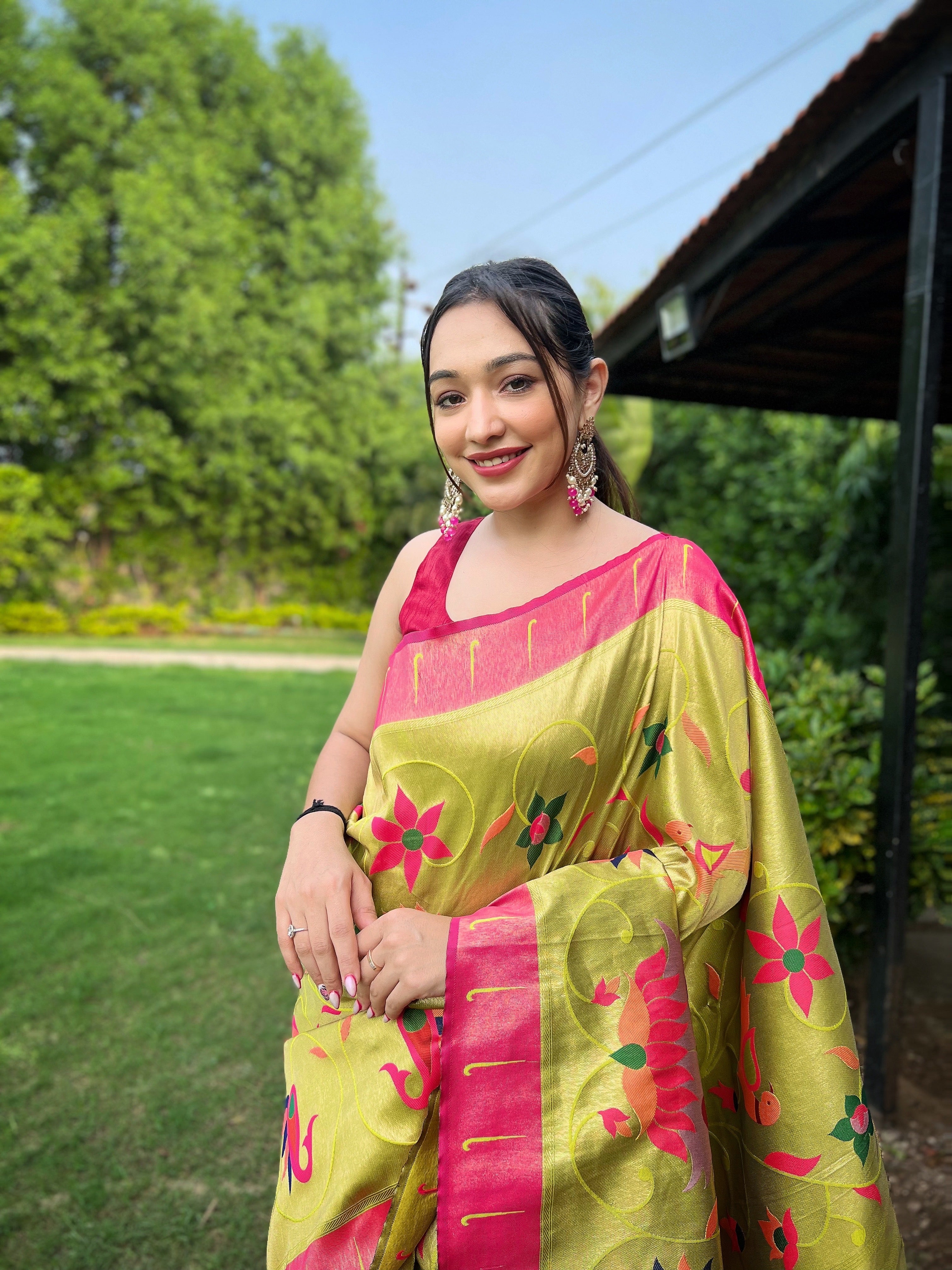 Royal gold Zari Weaving Paithani Silk Saree