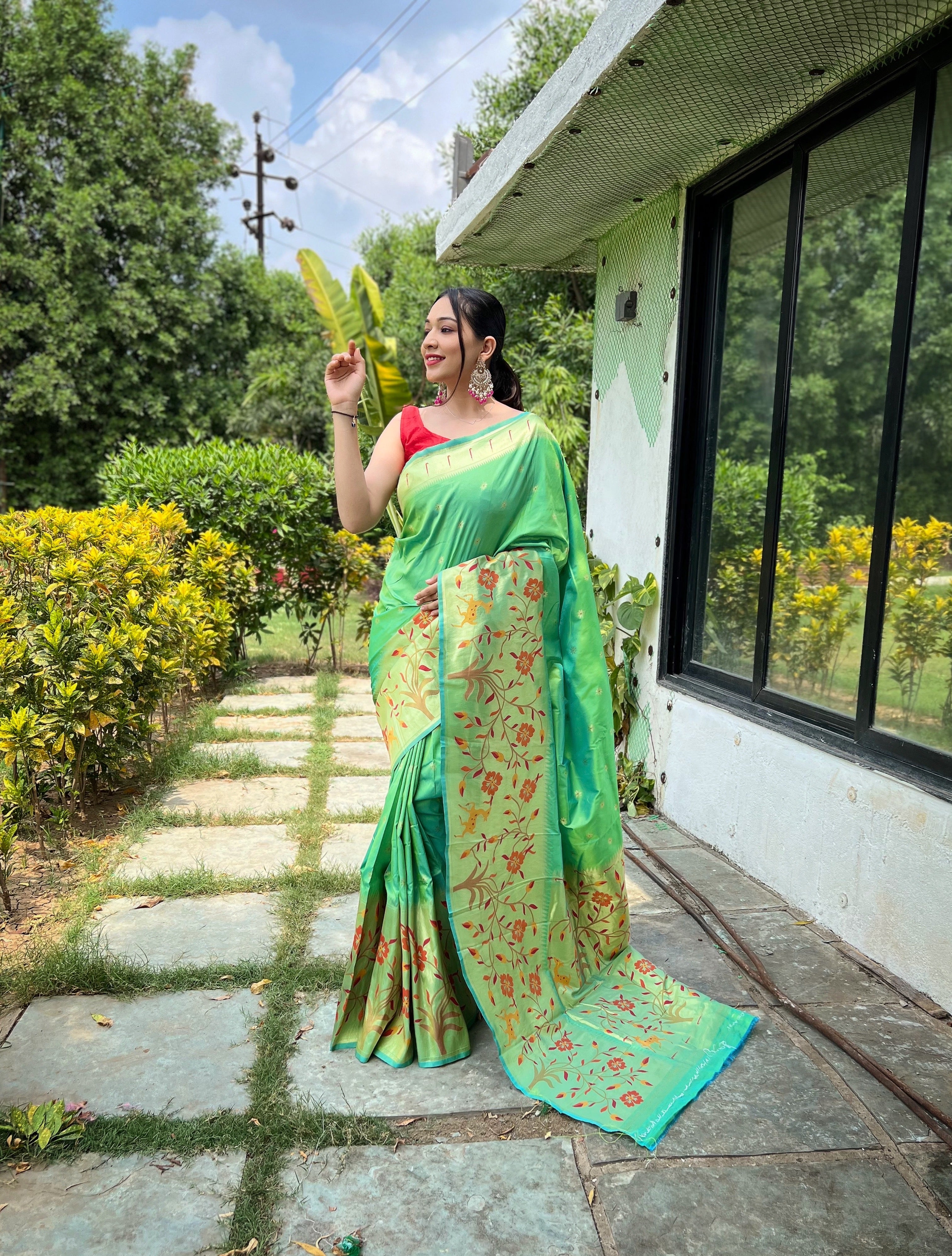 Majestic Paithani Traditional Border Light Green Paithani Silk Saree
