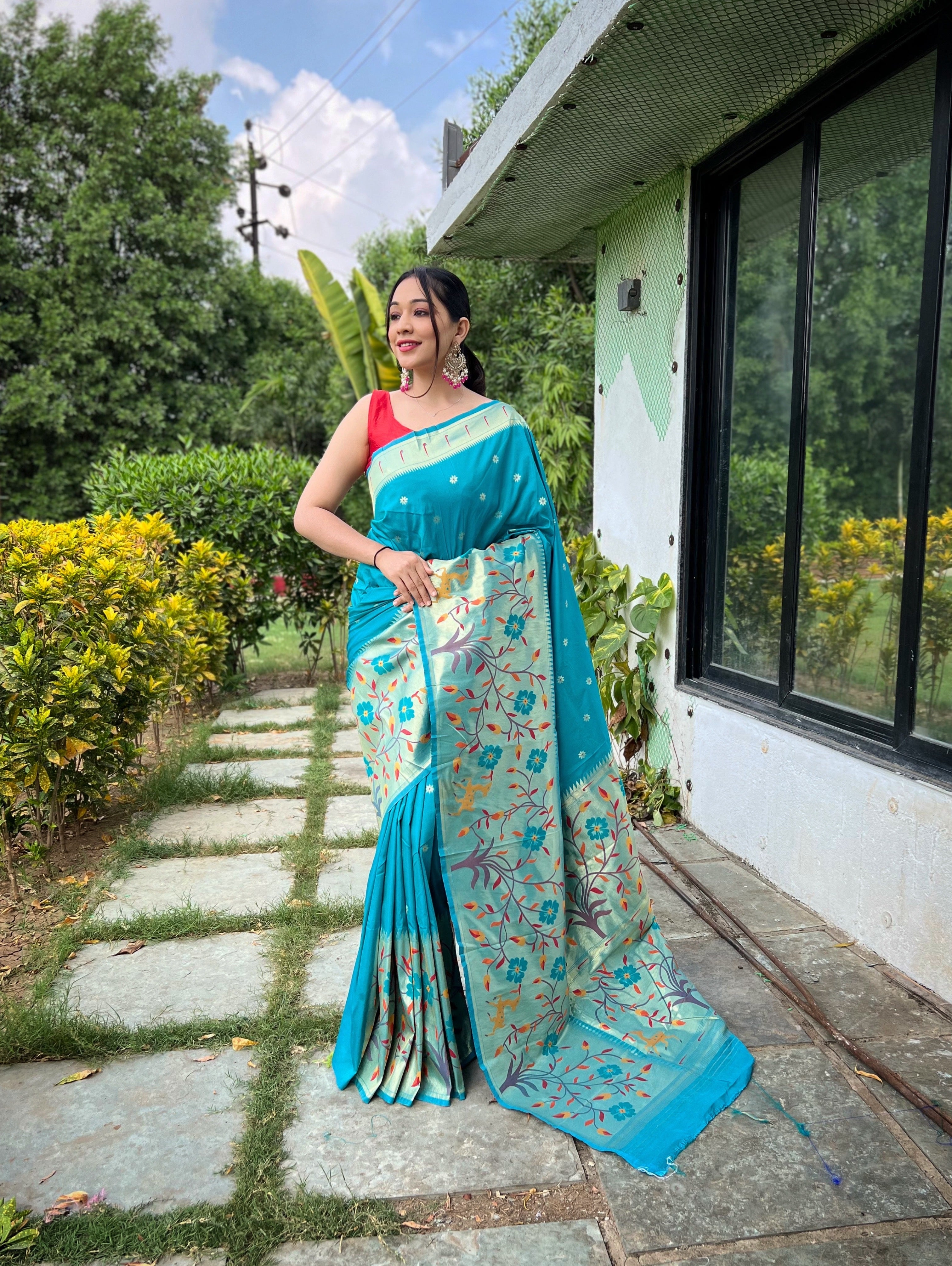 Lovely Paithani Traditional Border Turquoise Paithani Silk Saree