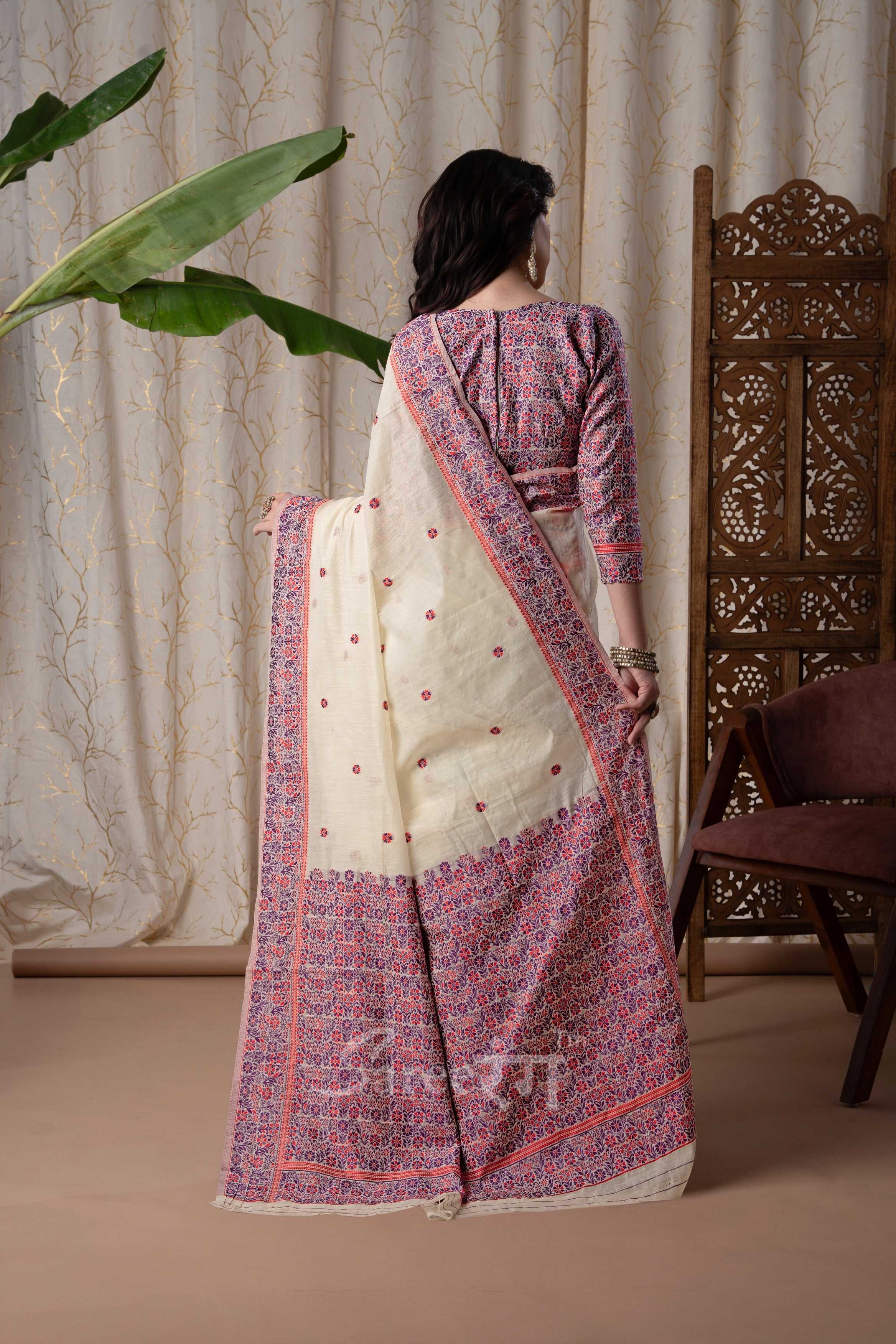 Prajanya White Pure Linen Silk Woven Saree